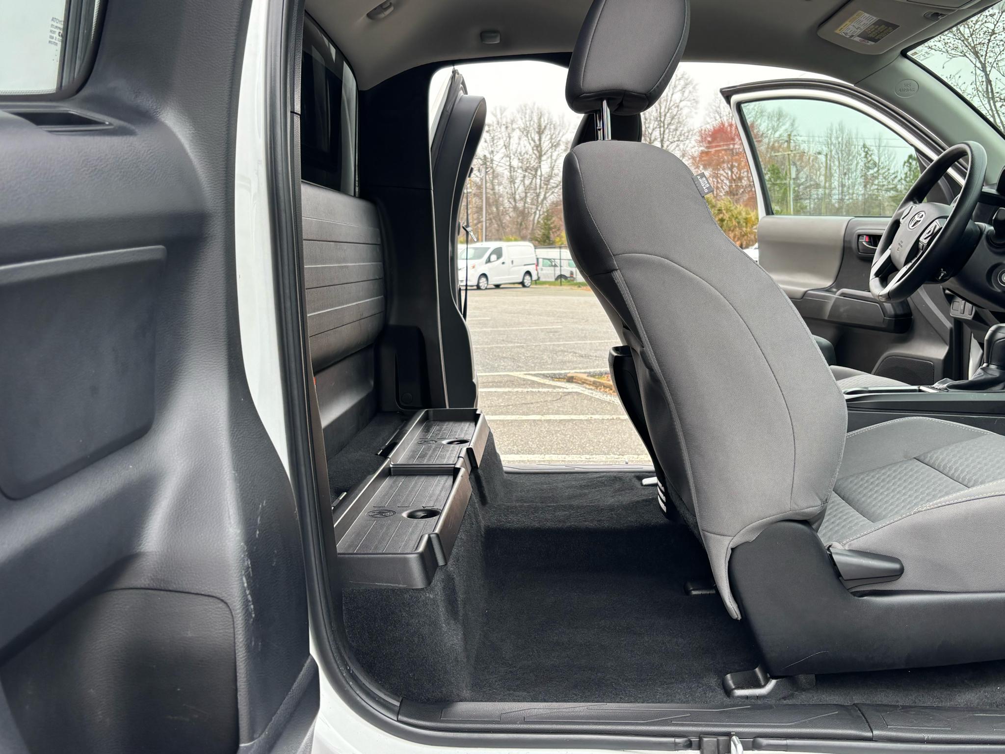 Toyota Tacoma 2WD SR5 Access Cab 6' Bed I4 AT (Natl) 2023