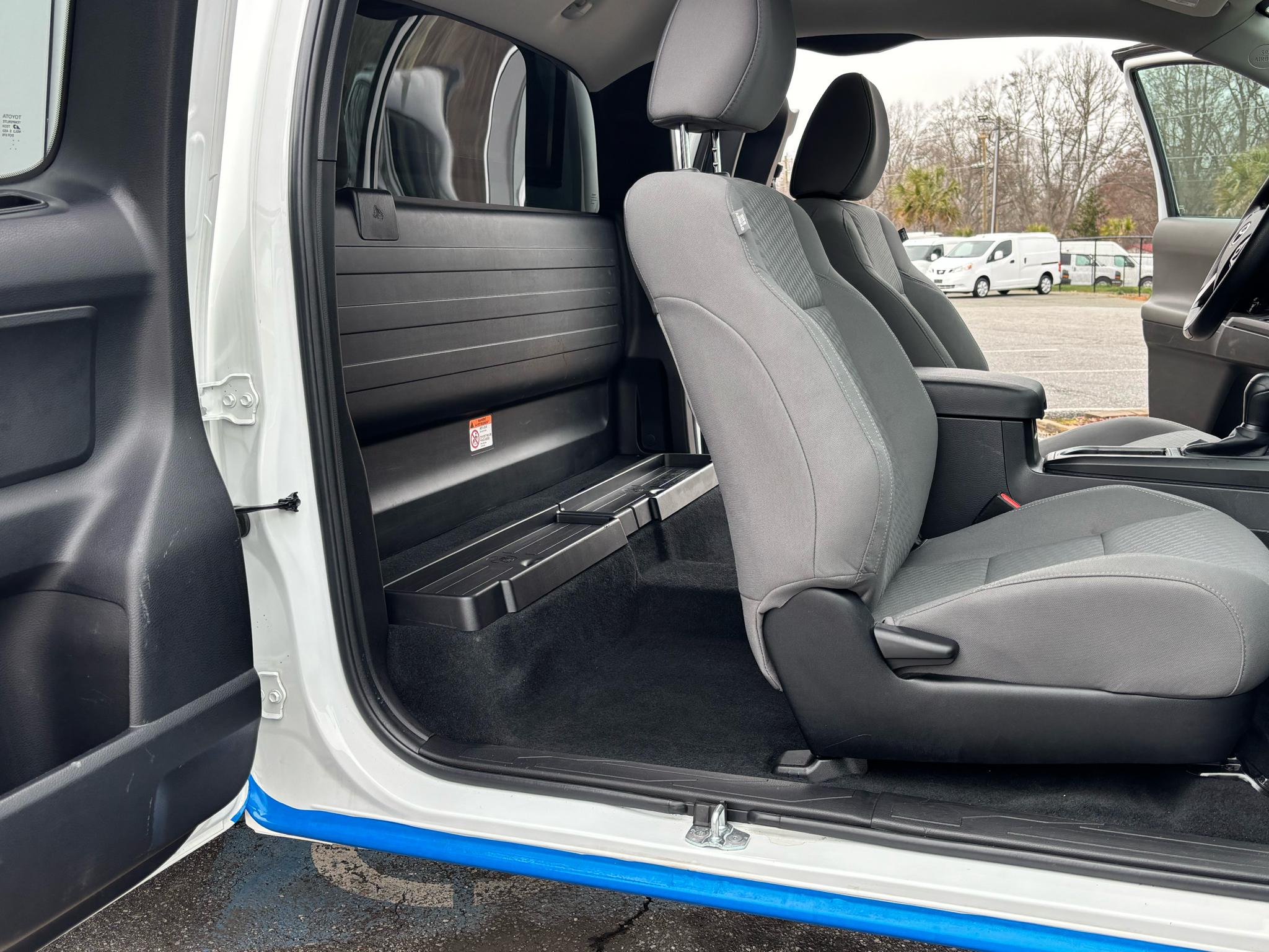 Toyota Tacoma 2WD SR5 Access Cab 6' Bed I4 AT (Natl) 2023