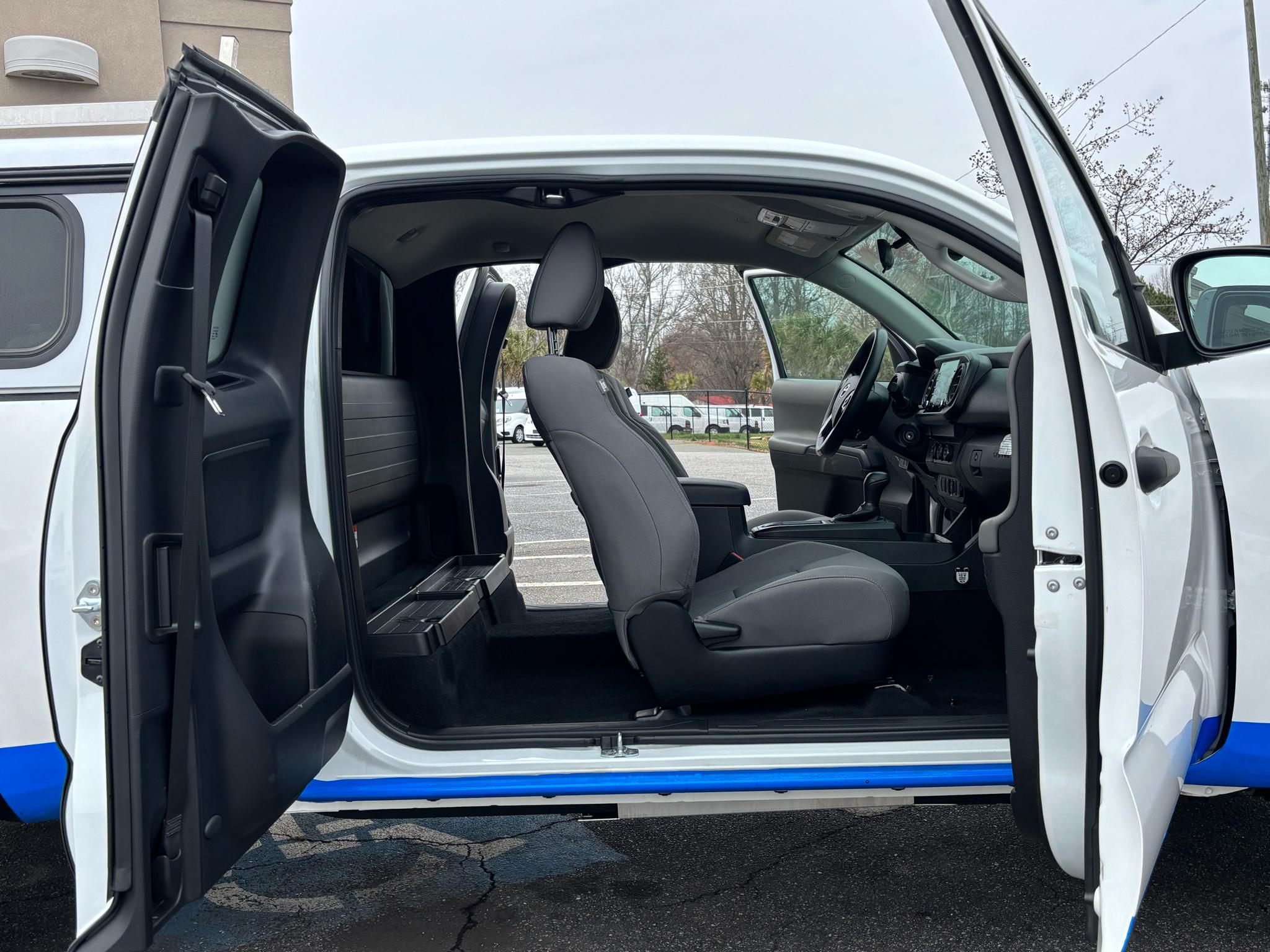 Toyota Tacoma 2WD SR5 Access Cab 6' Bed I4 AT (Natl) 2023