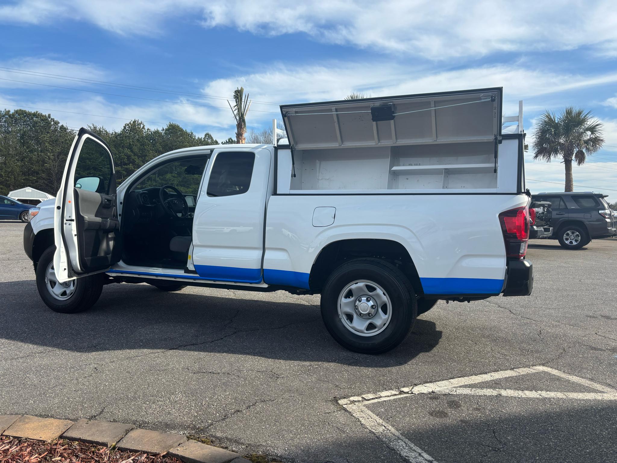 Toyota Tacoma 2WD SR5 Access Cab 6' Bed I4 AT (Natl) 2023