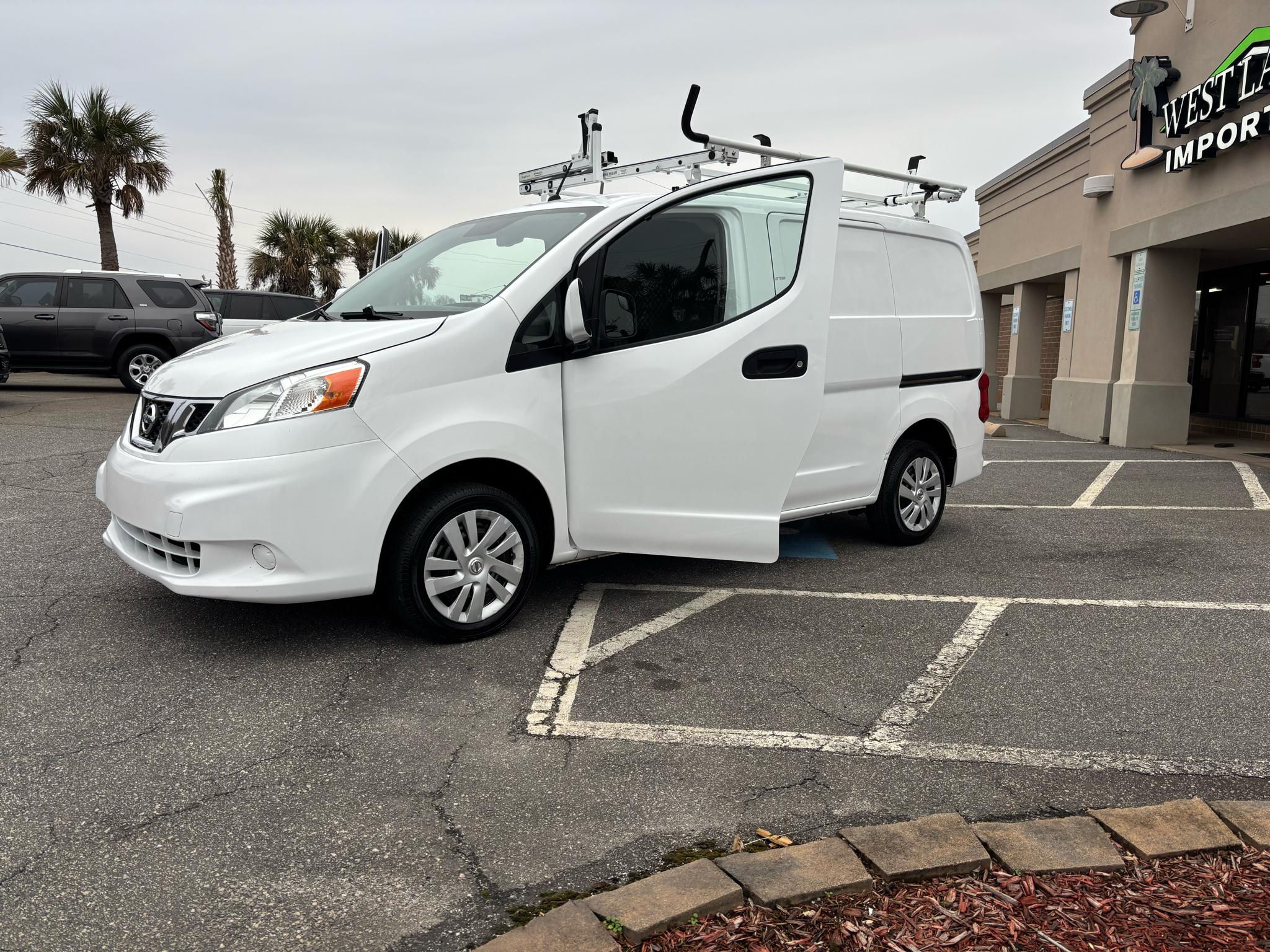 Nissan NV200 Compact Cargo I4 SV 2017
