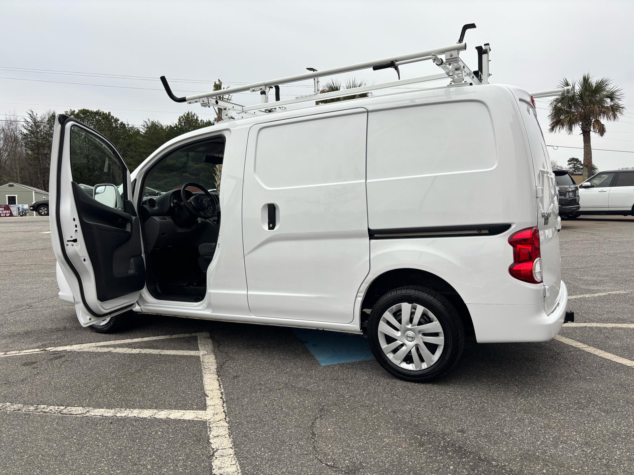 Nissan NV200 Compact Cargo I4 SV 2017