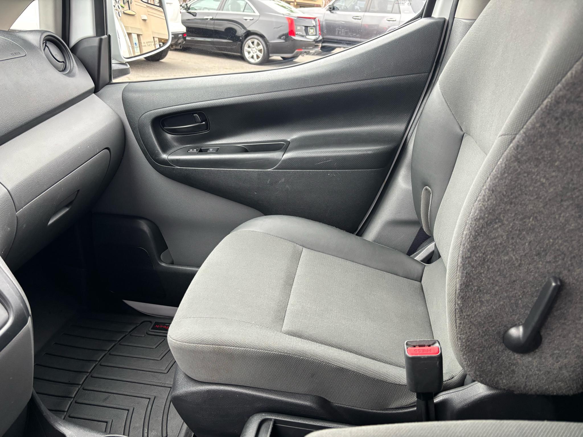 Nissan NV200 Compact Cargo I4 SV 2017