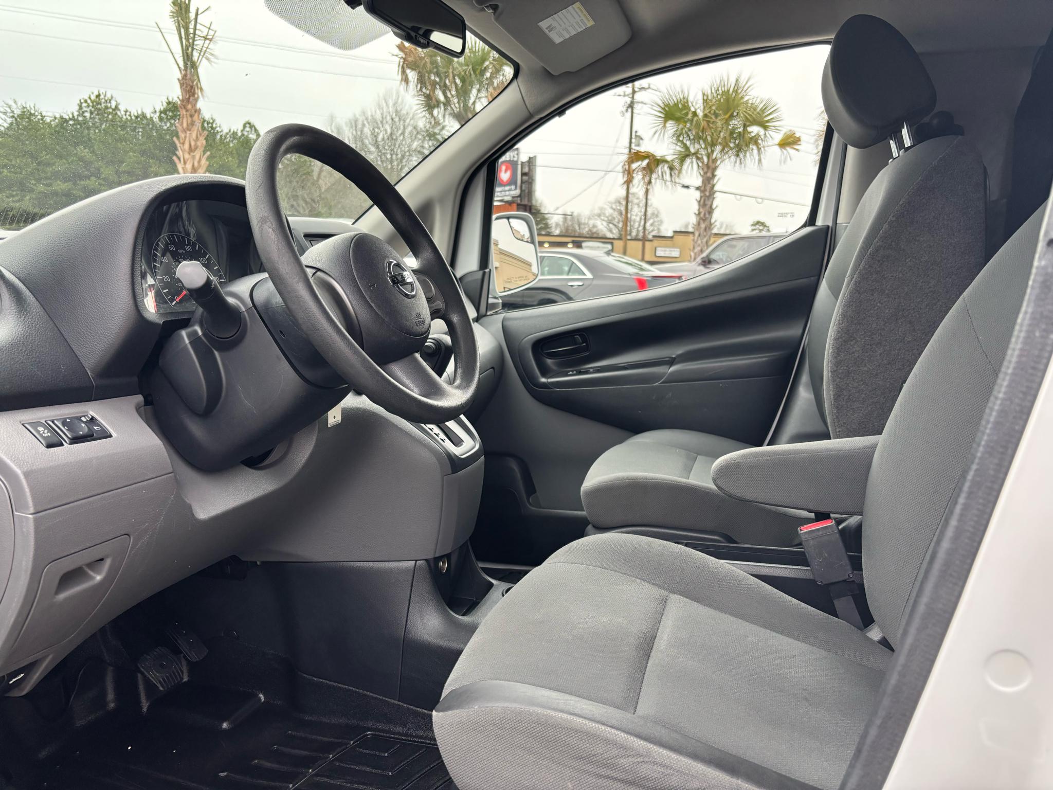 Nissan NV200 Compact Cargo I4 SV 2017