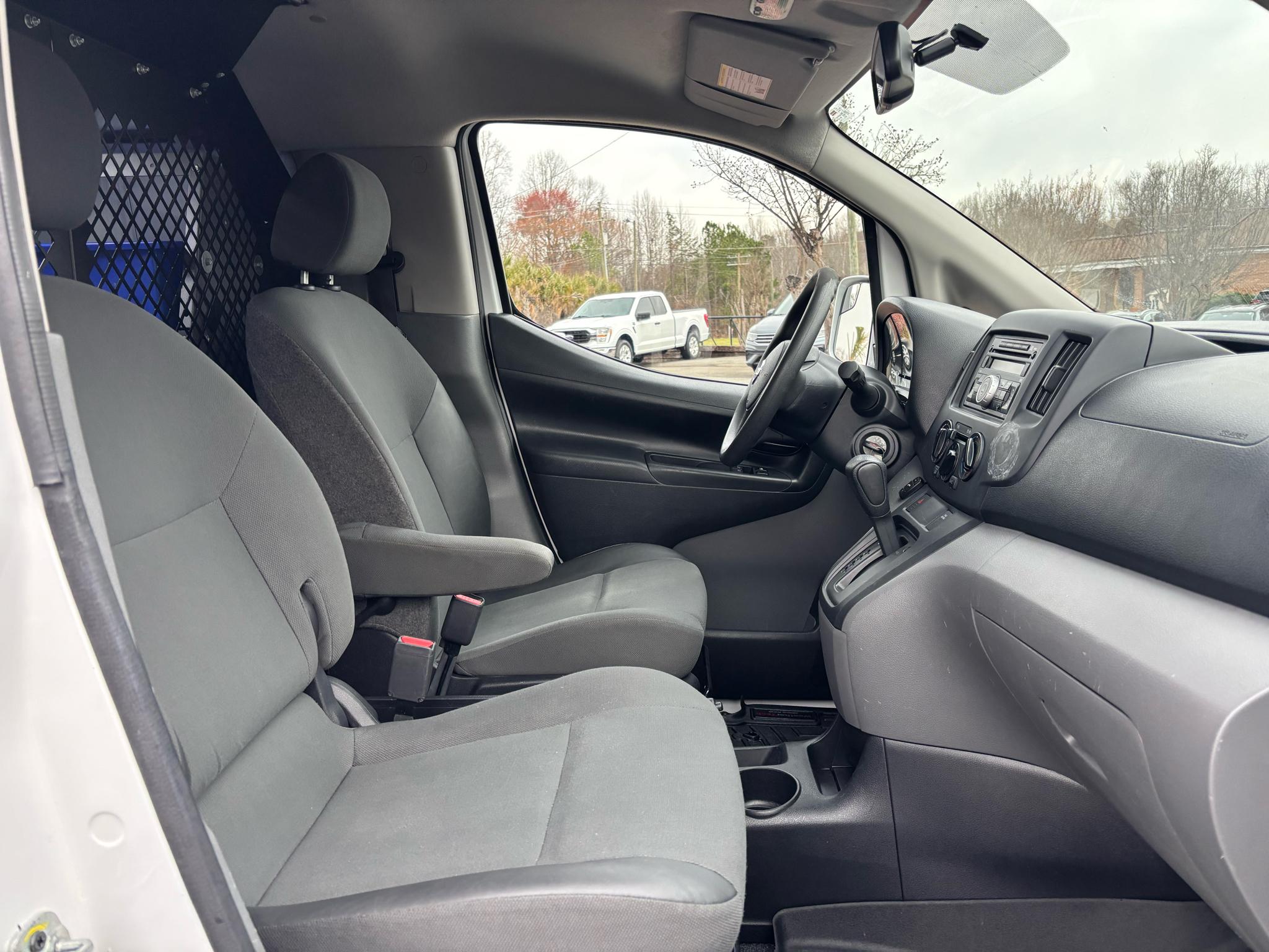 Nissan NV200 Compact Cargo I4 SV 2017