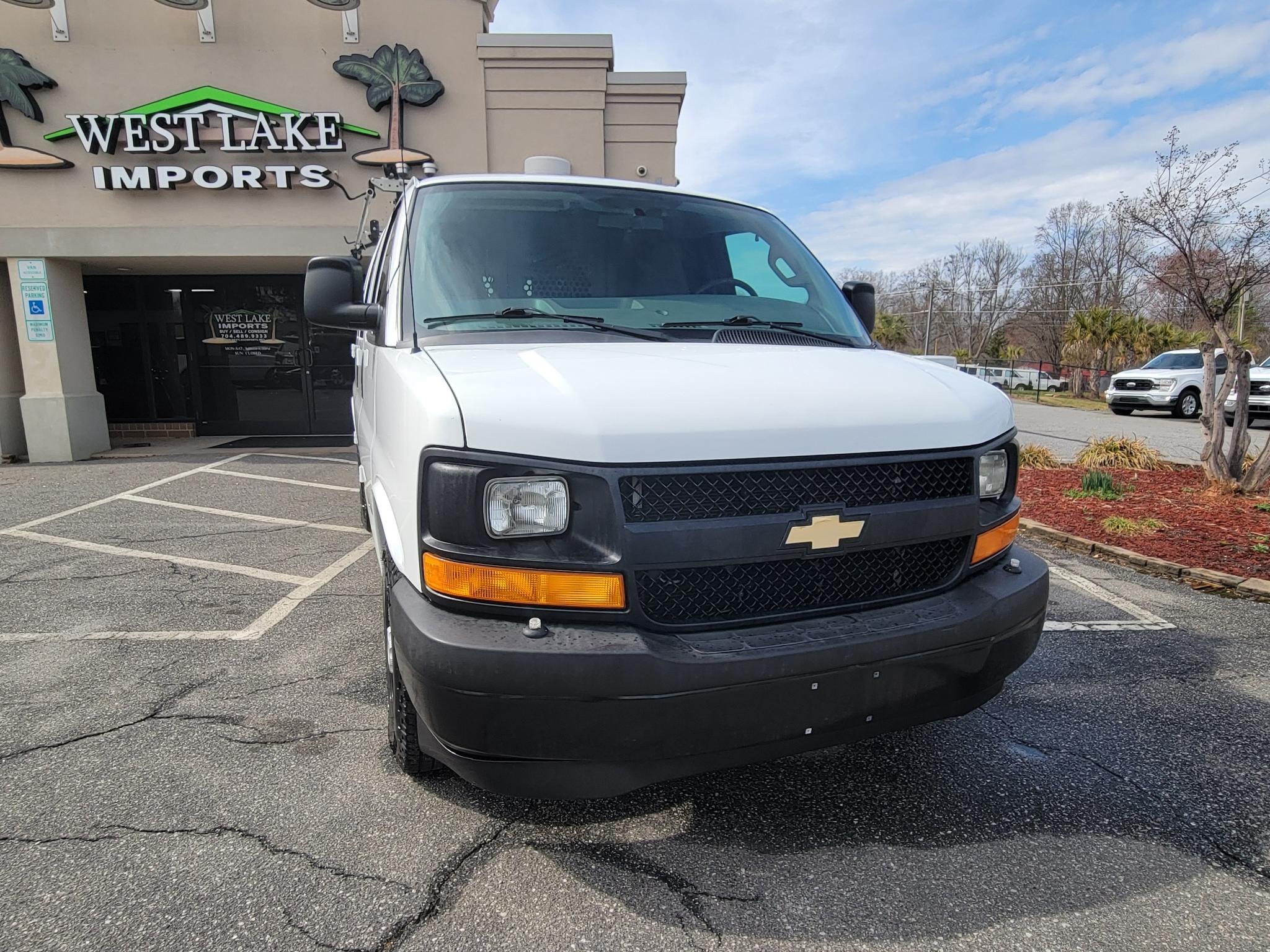 Chevrolet Express Cargo Van RWD 2500 135" 2017