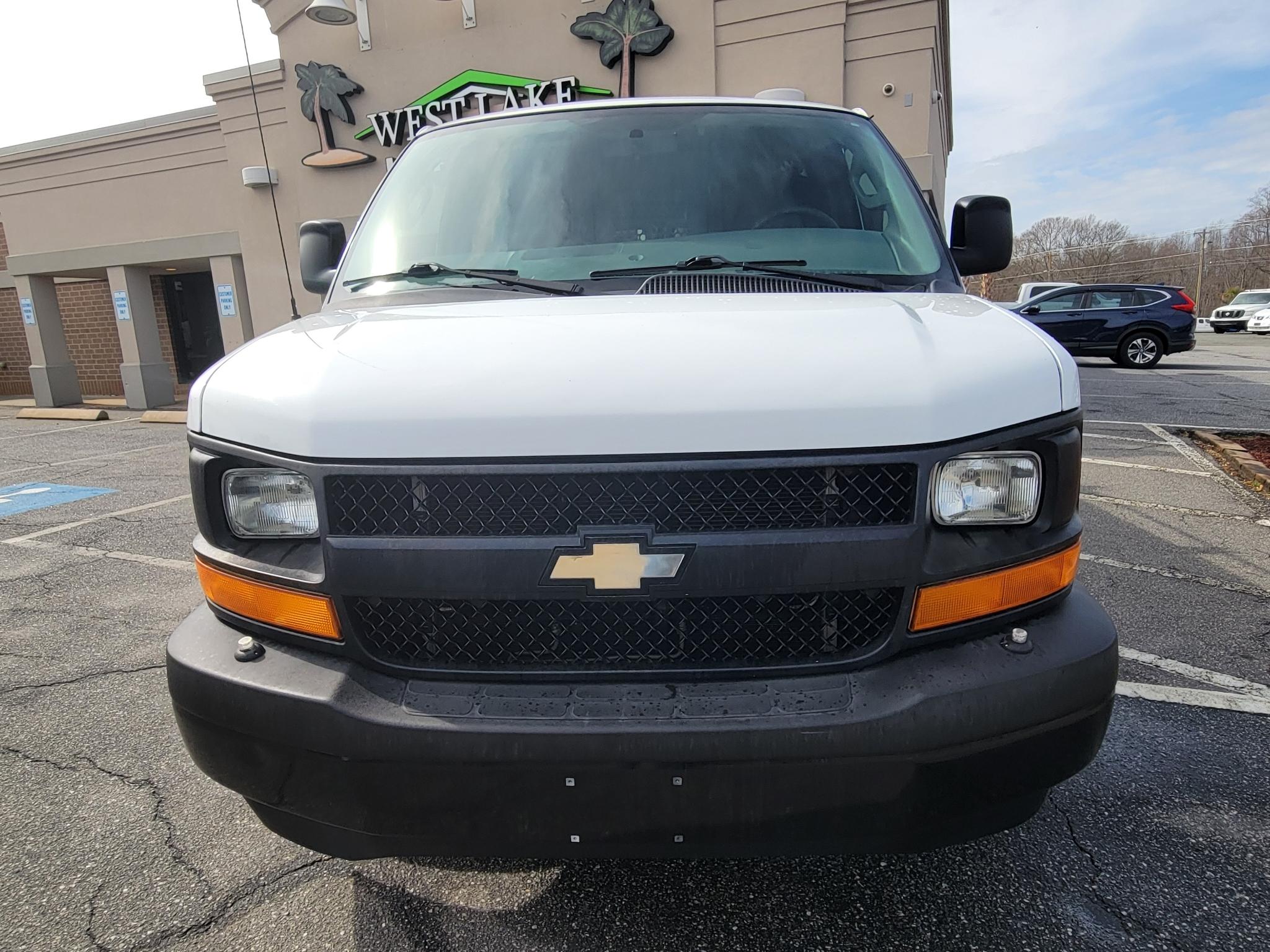 Chevrolet Express Cargo Van RWD 2500 135" 2017