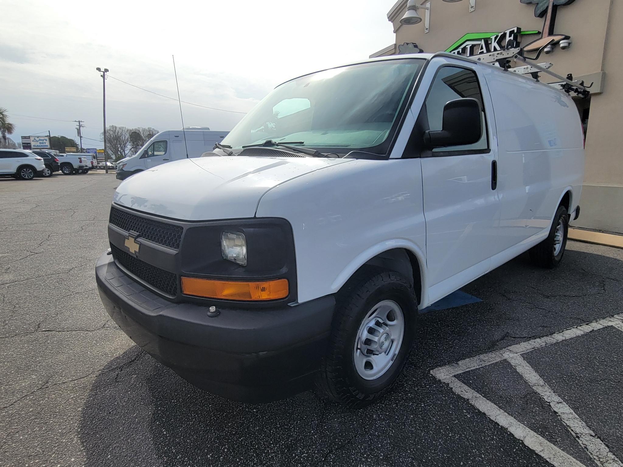 Chevrolet Express Cargo Van RWD 2500 135" 2017