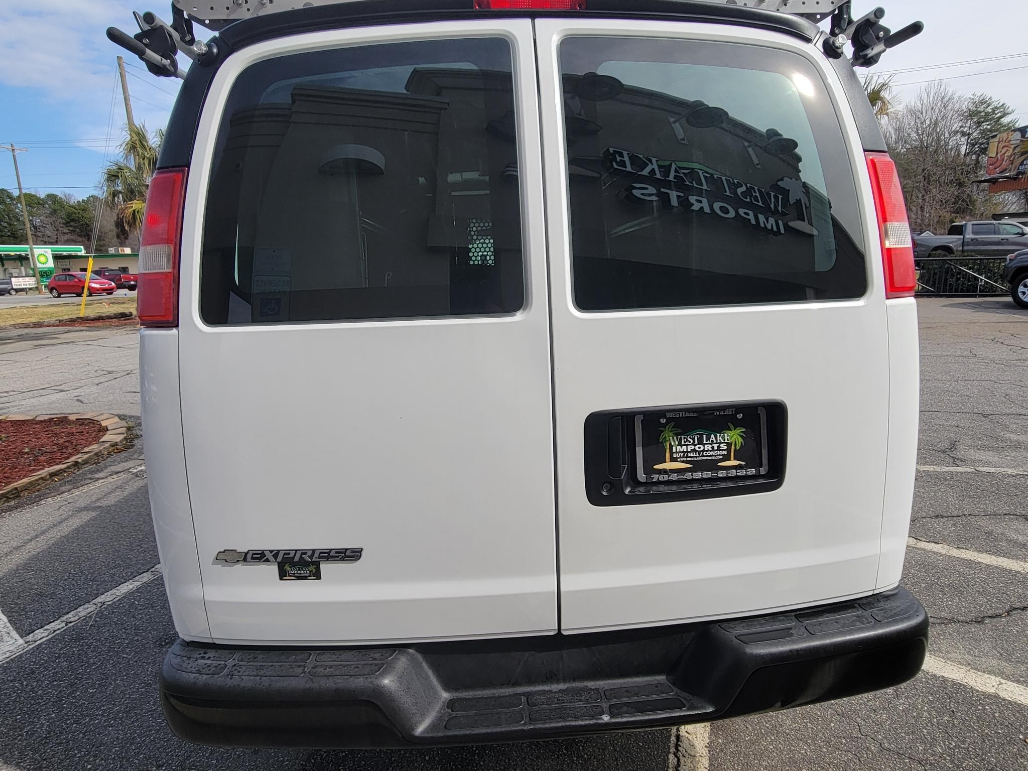 Chevrolet Express Cargo Van RWD 2500 135" 2017