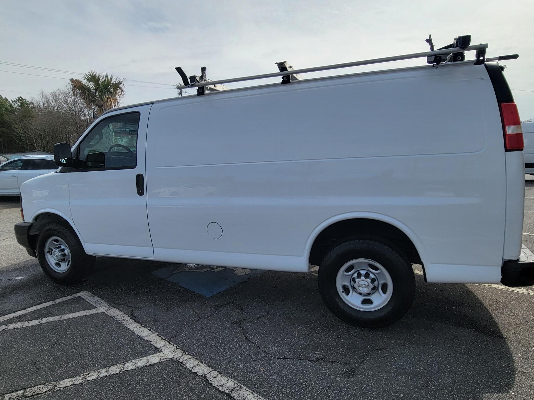 Chevrolet Express Cargo Van RWD 2500 135" 2017