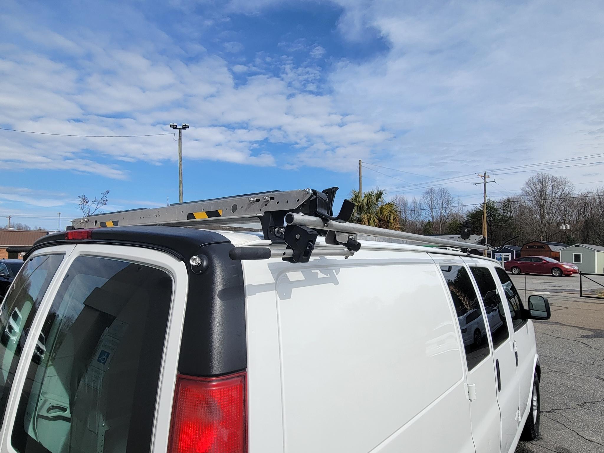 Chevrolet Express Cargo Van RWD 2500 135" 2017