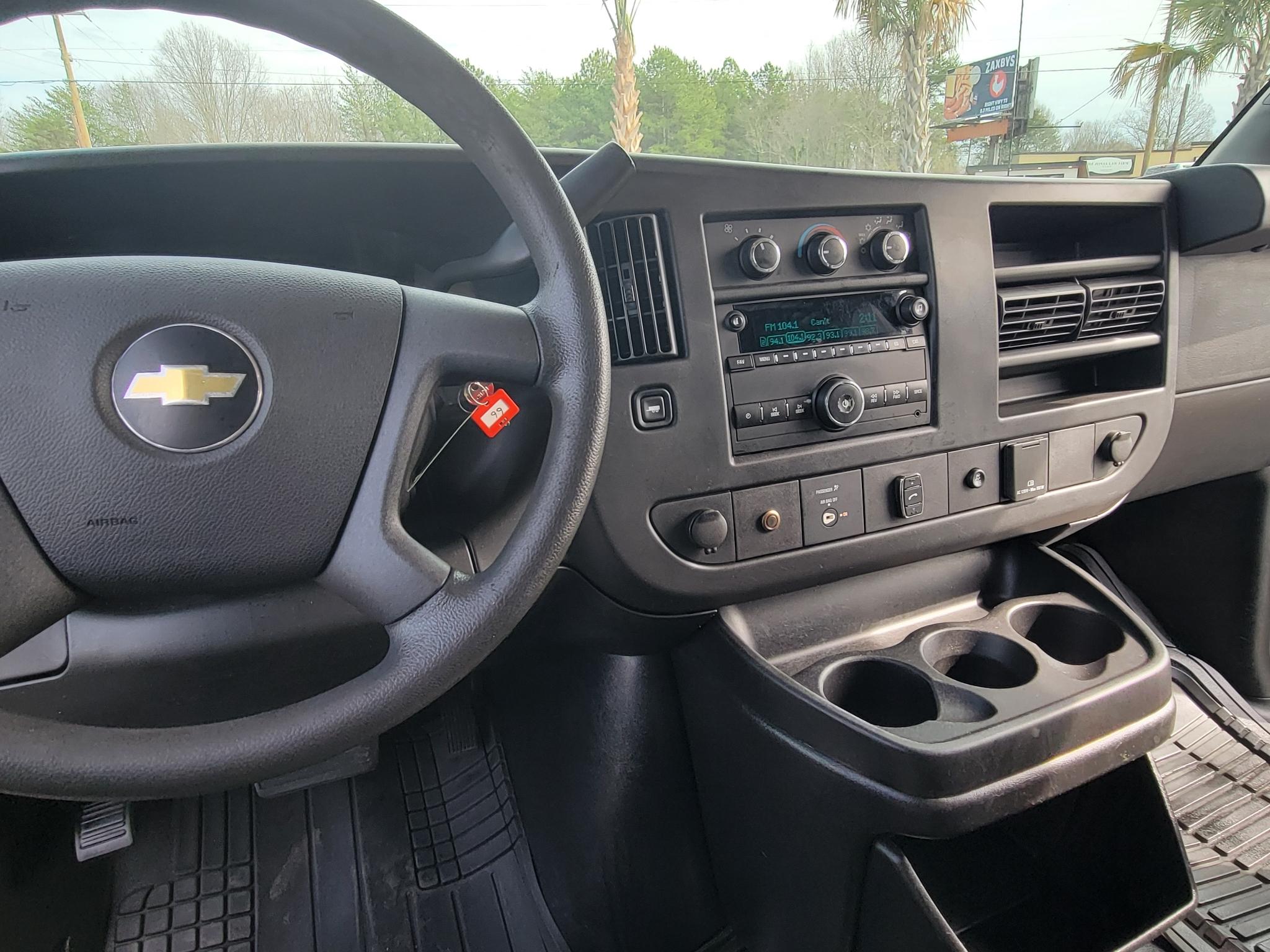 Chevrolet Express Cargo Van RWD 2500 135" 2017