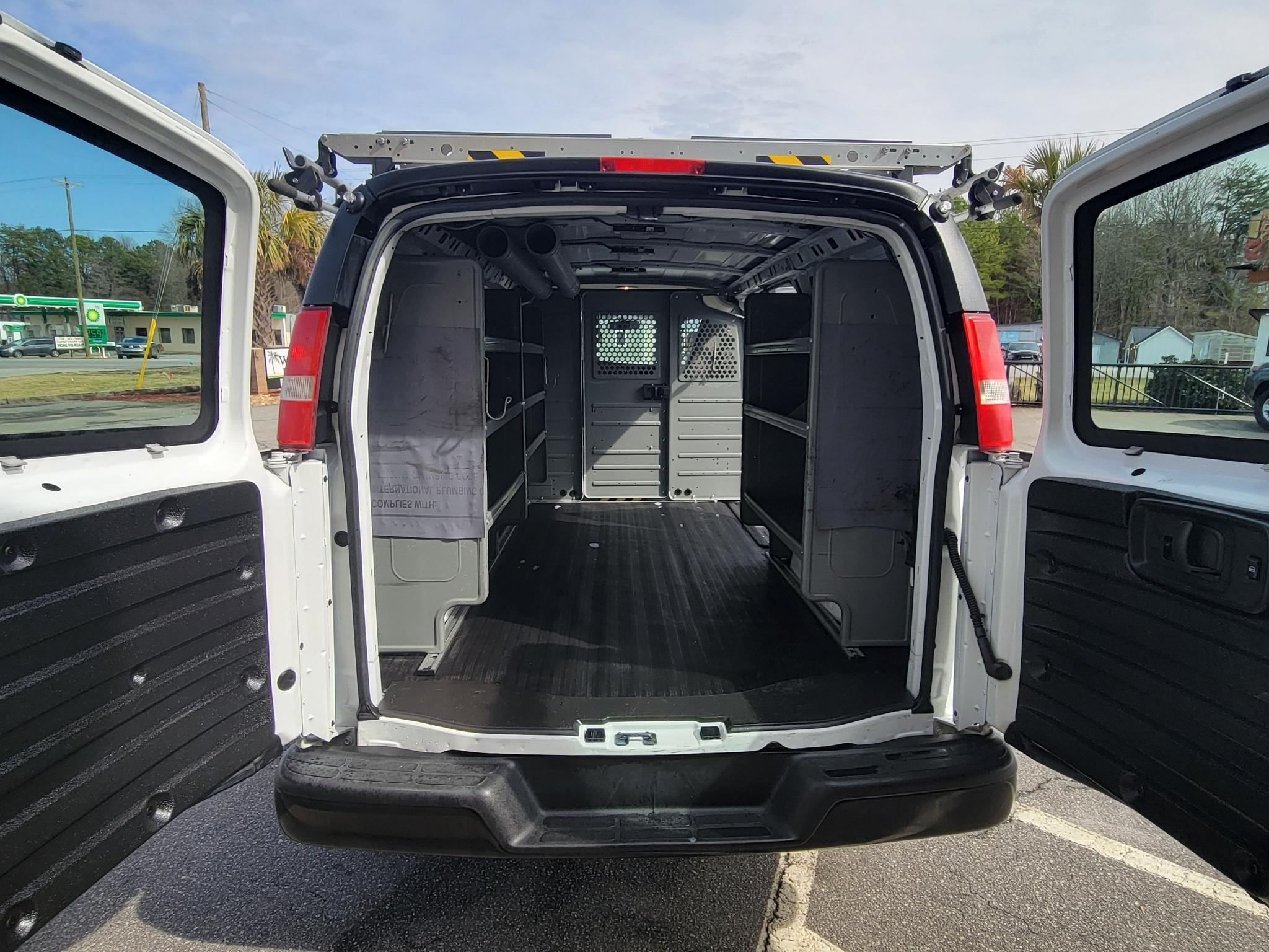 Chevrolet Express Cargo Van RWD 2500 135" 2017