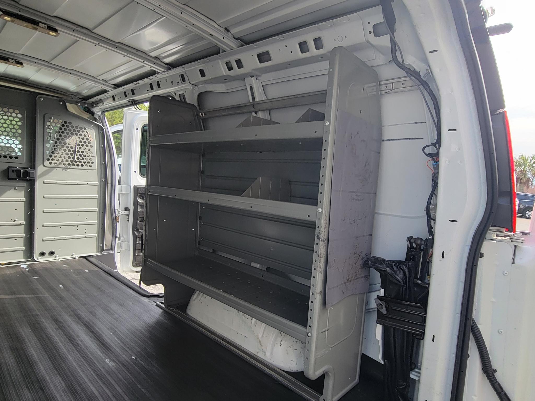 Chevrolet Express Cargo Van RWD 2500 135" 2017