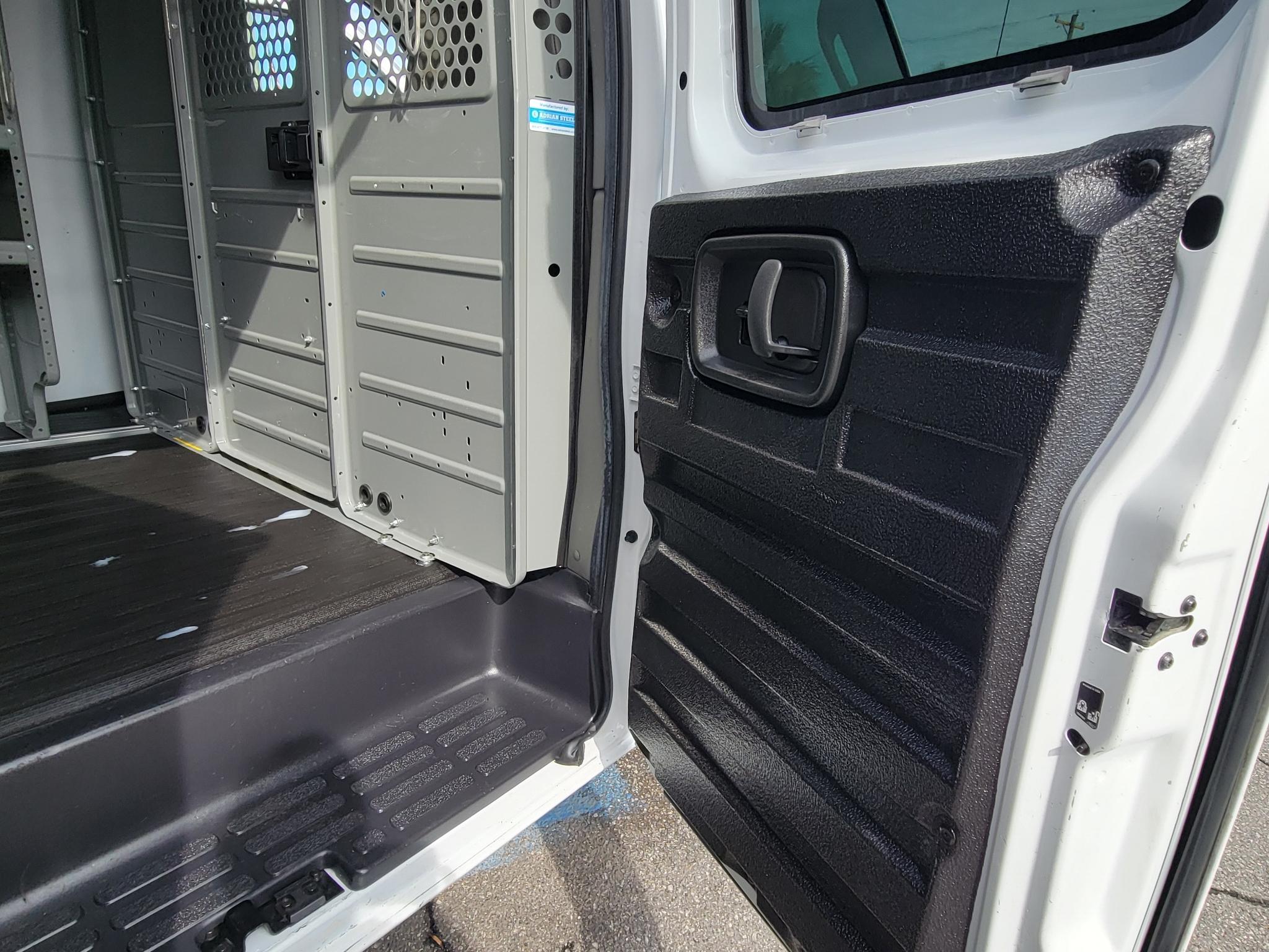 Chevrolet Express Cargo Van RWD 2500 135" 2017