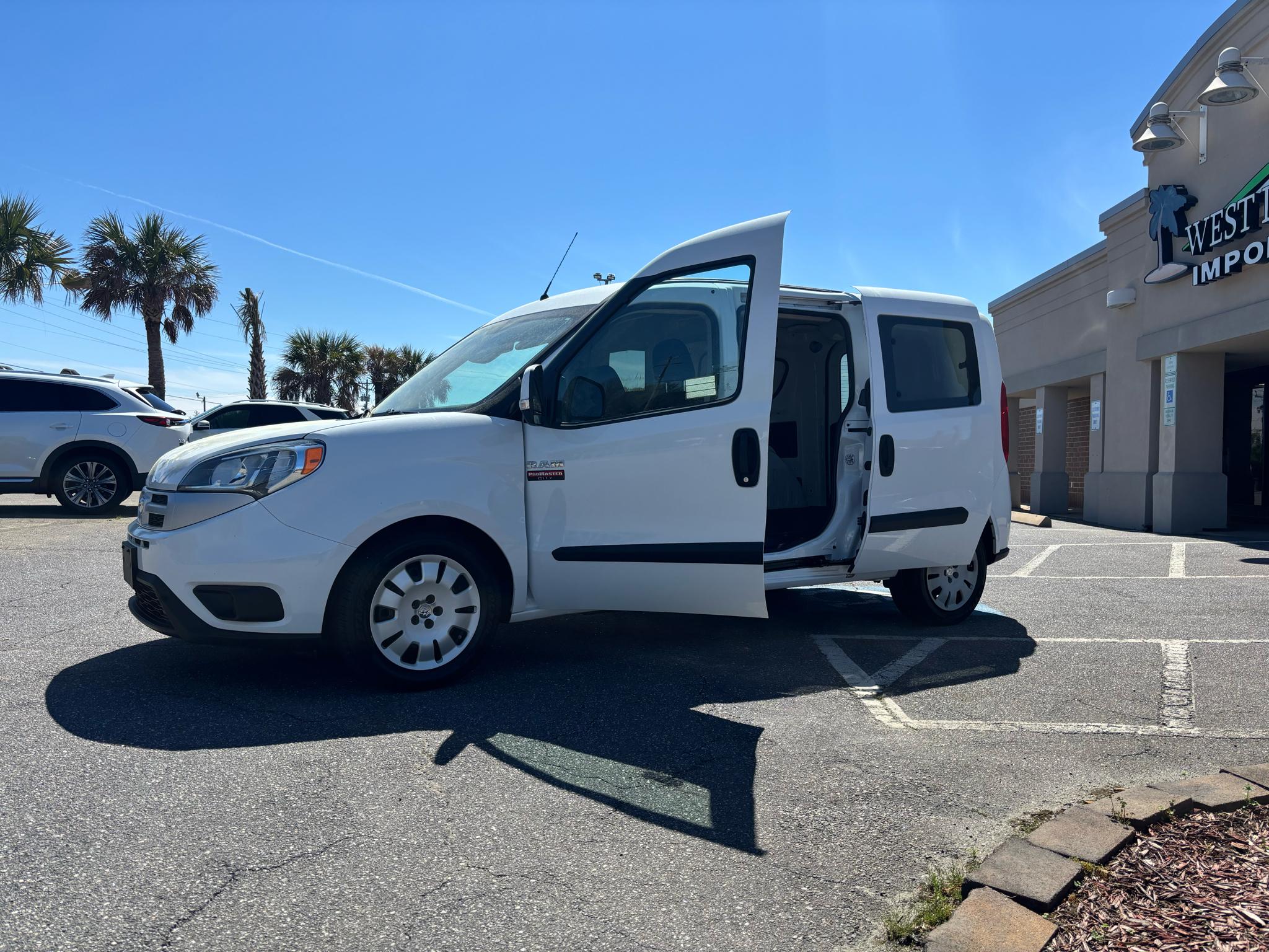 RAM ProMaster City Cargo Van 122" WB Tradesman SLT 2015