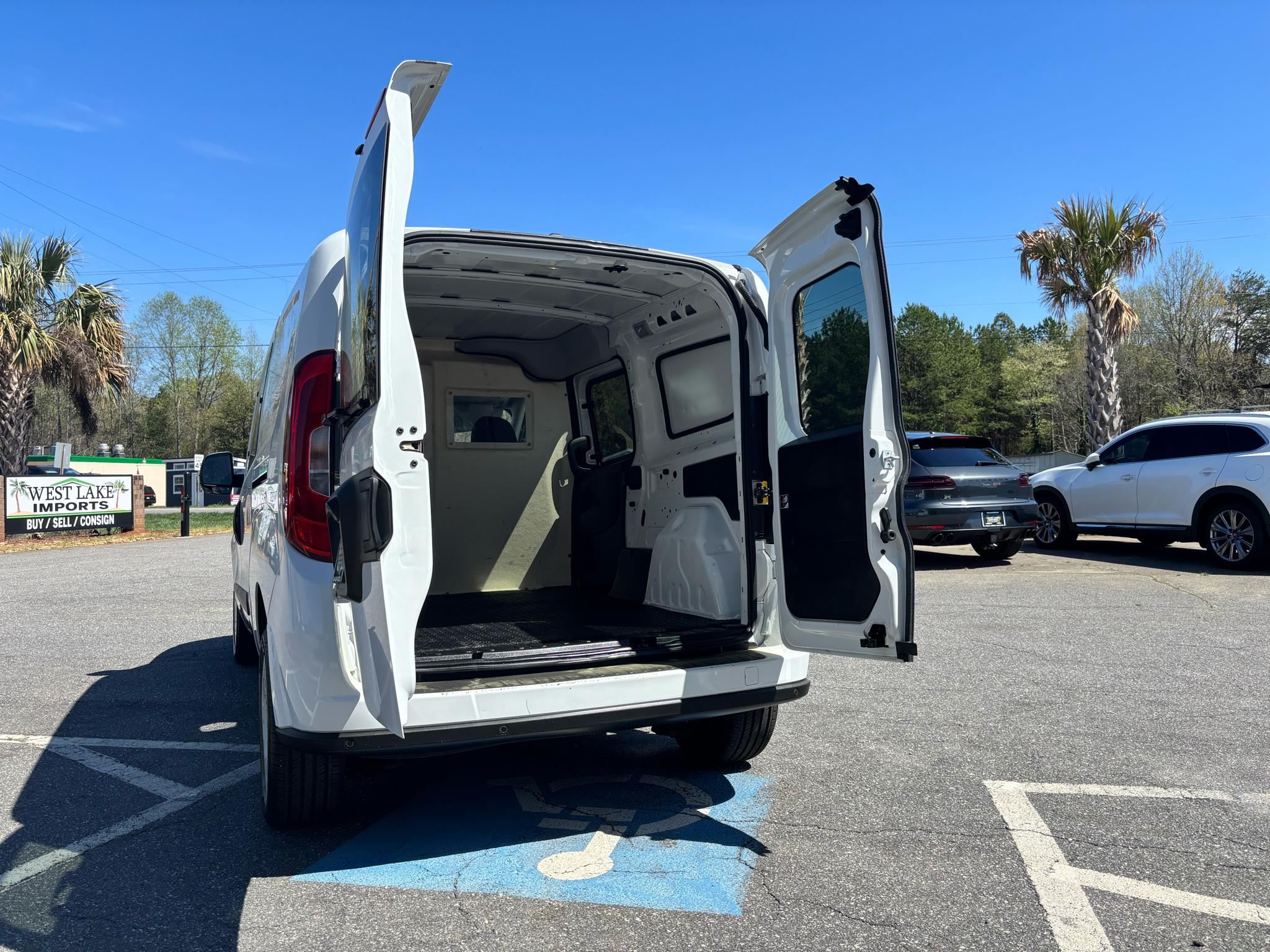 RAM ProMaster City Cargo Van 122" WB Tradesman SLT 2015