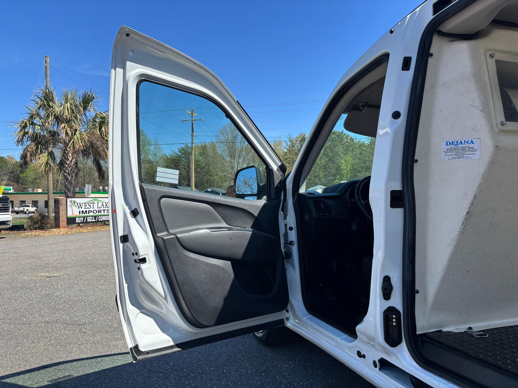 RAM ProMaster City Cargo Van 122" WB Tradesman SLT 2015