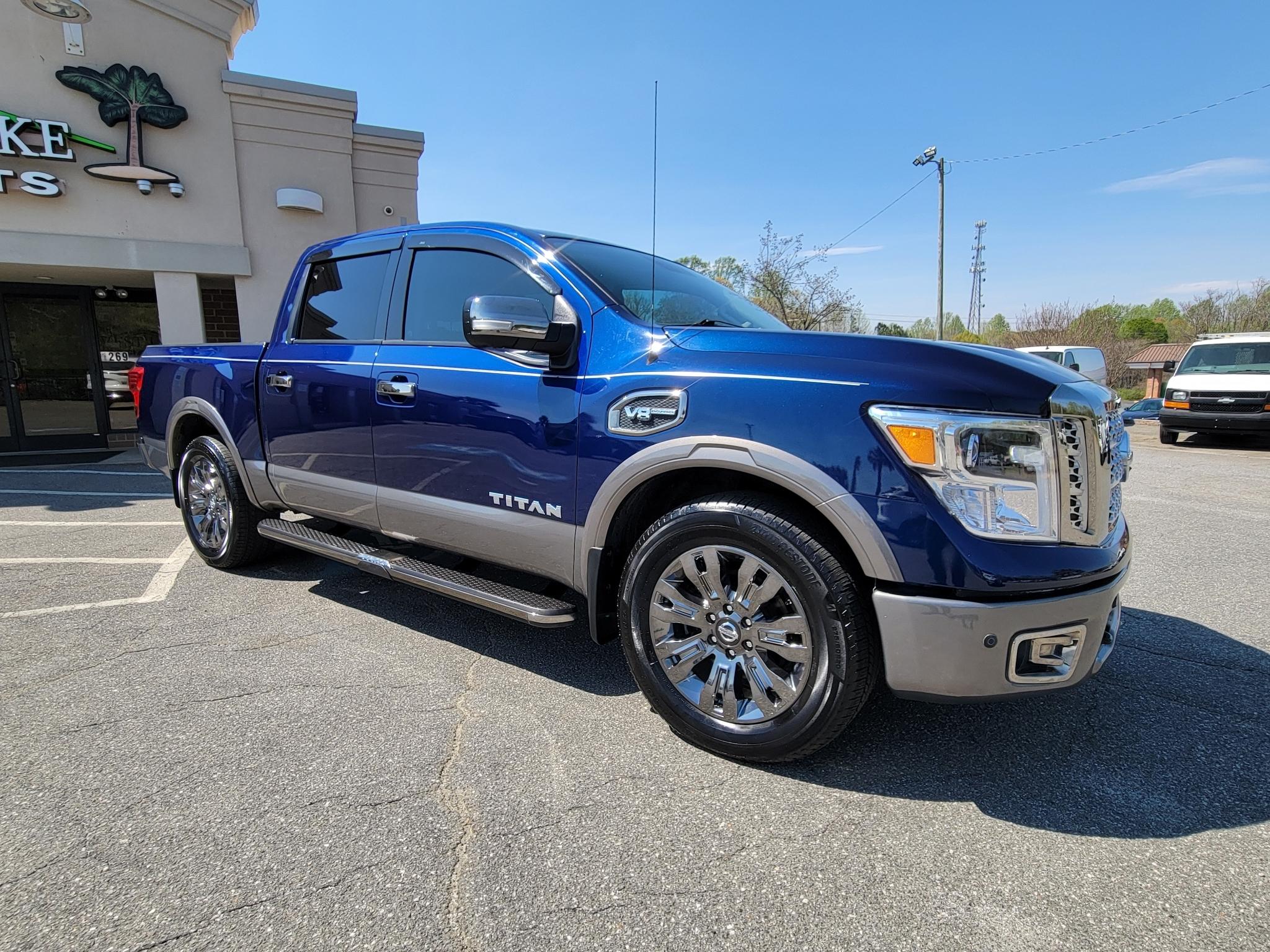 Nissan Titan 4x2 Crew Cab Platinum Reserve 2017