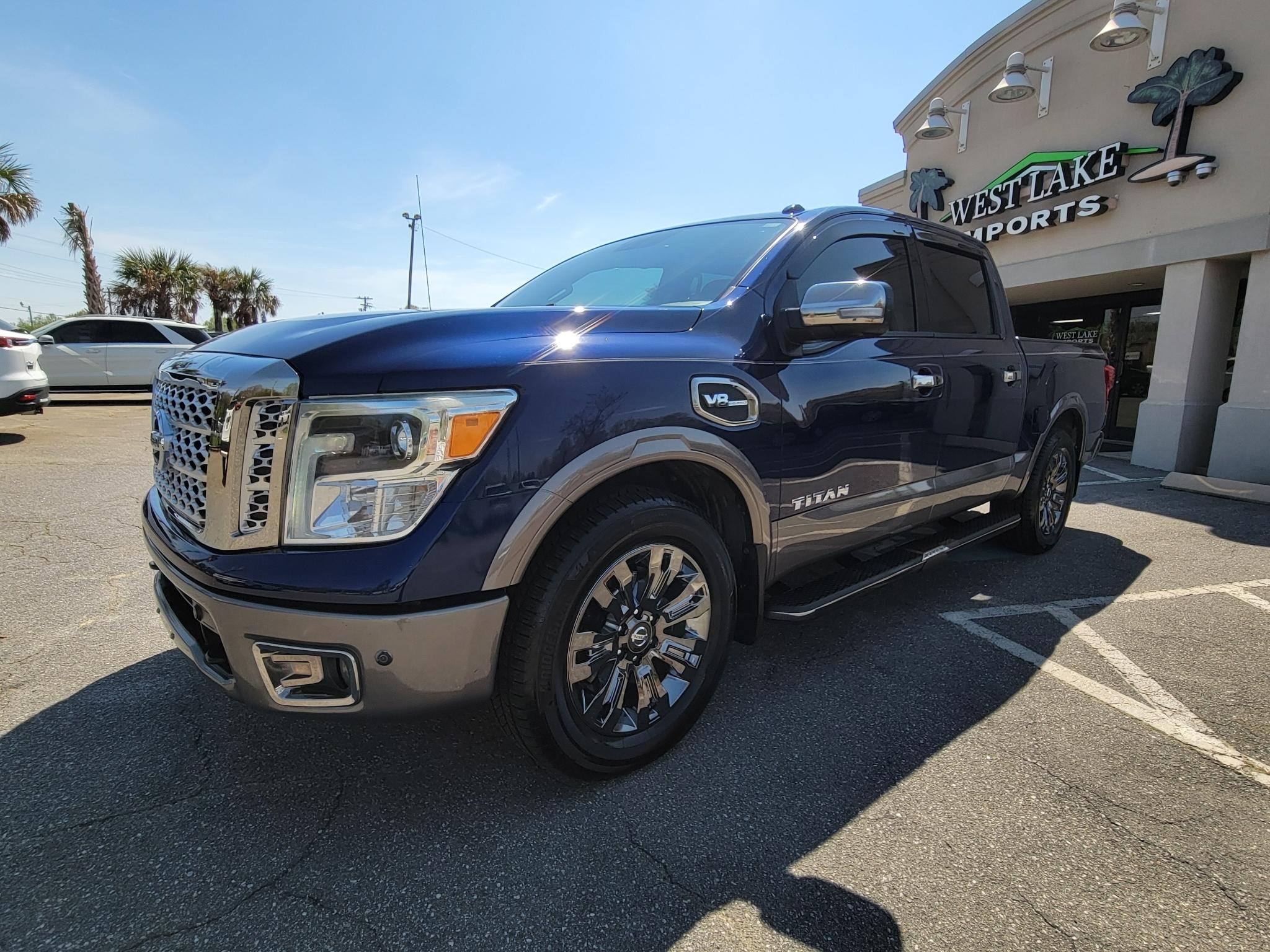 Nissan Titan 4x2 Crew Cab Platinum Reserve 2017
