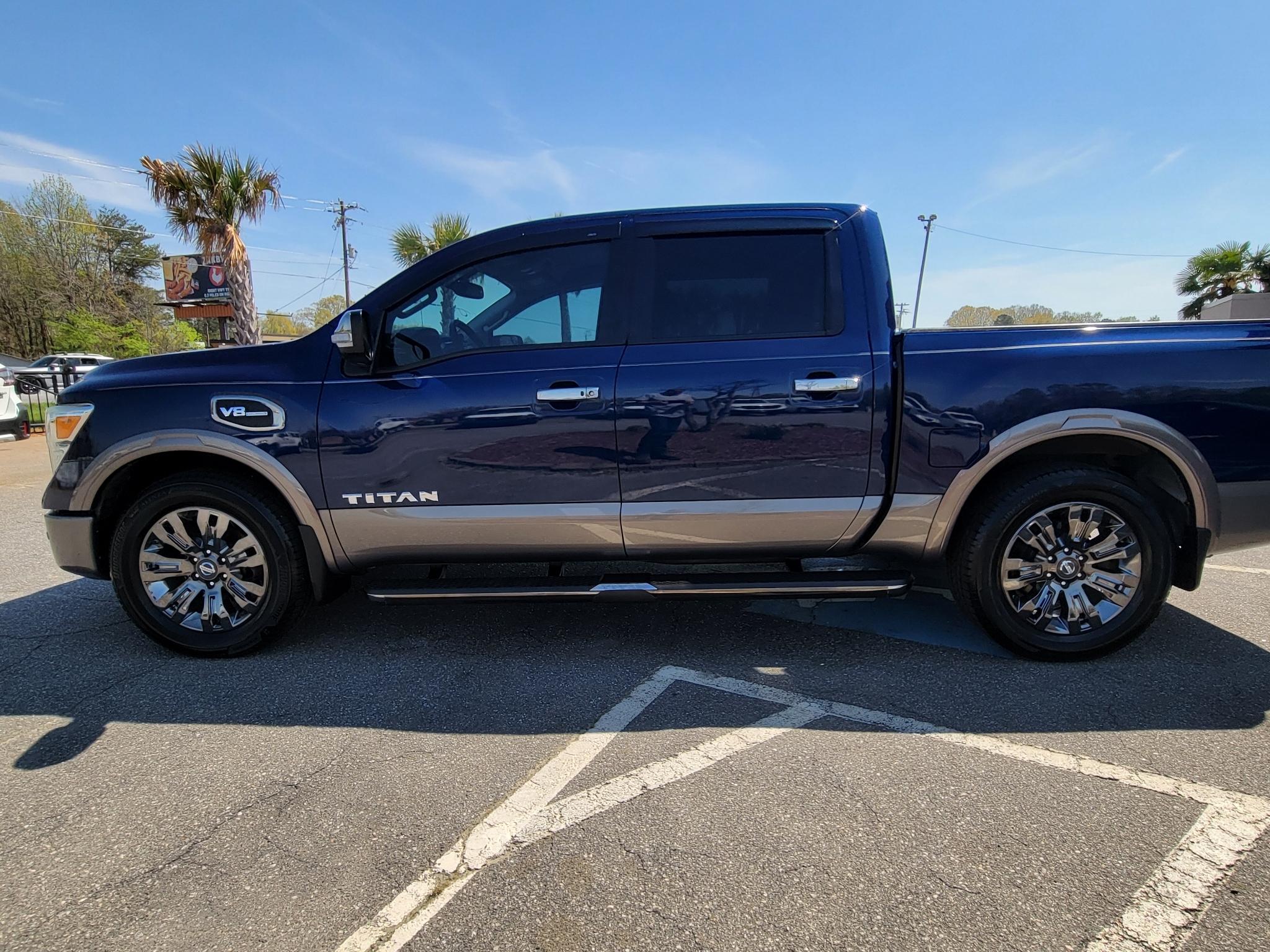 Nissan Titan 4x2 Crew Cab Platinum Reserve 2017