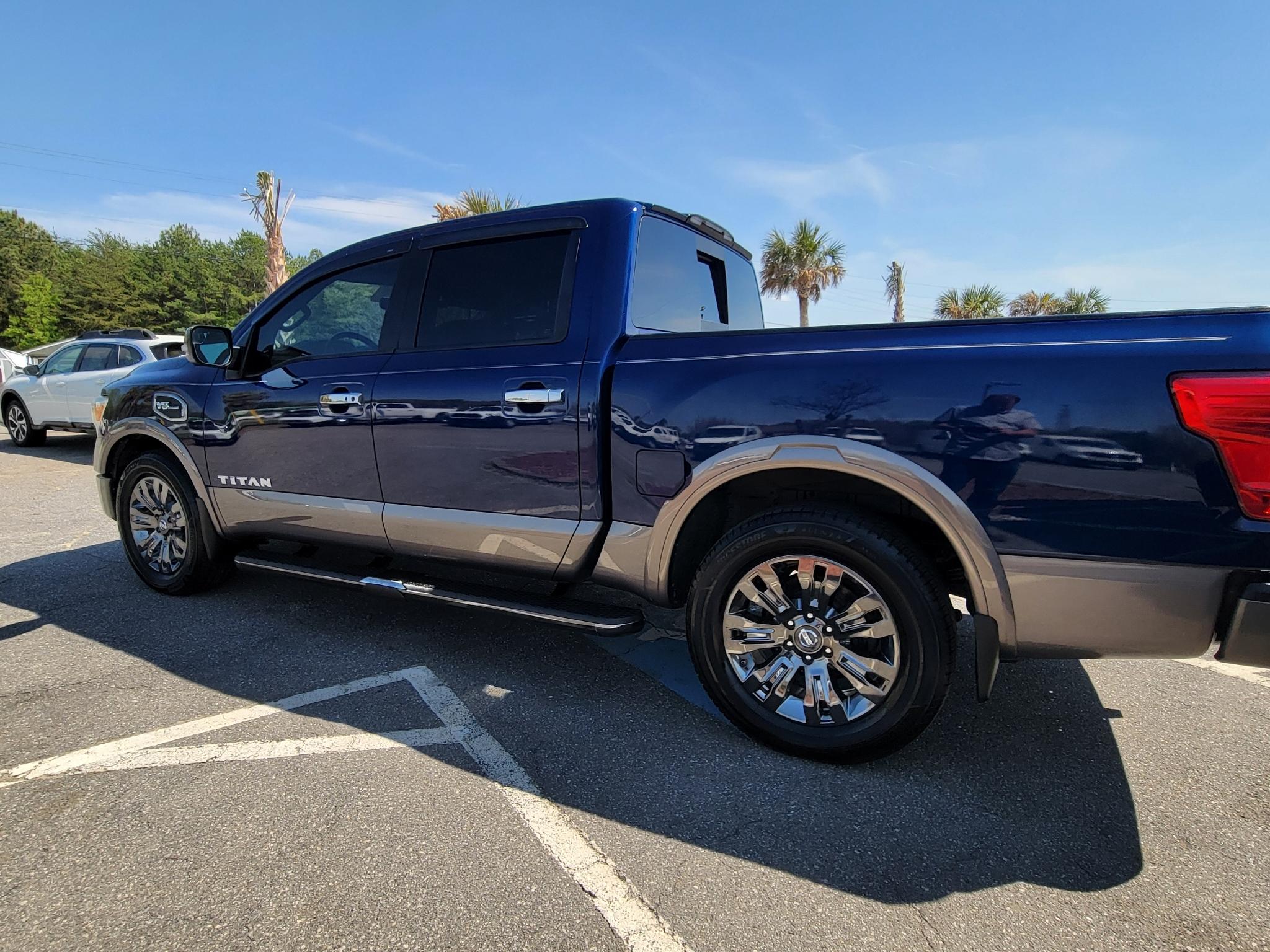 Nissan Titan 4x2 Crew Cab Platinum Reserve 2017