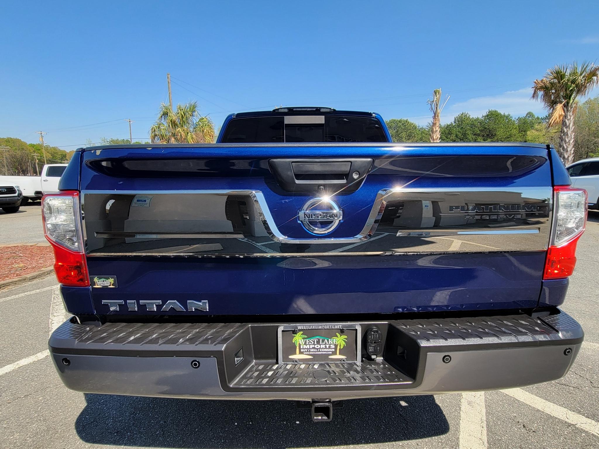 Nissan Titan 4x2 Crew Cab Platinum Reserve 2017