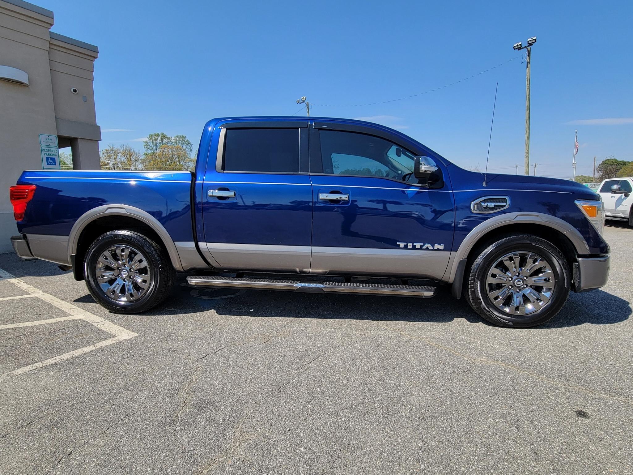 Nissan Titan 4x2 Crew Cab Platinum Reserve 2017