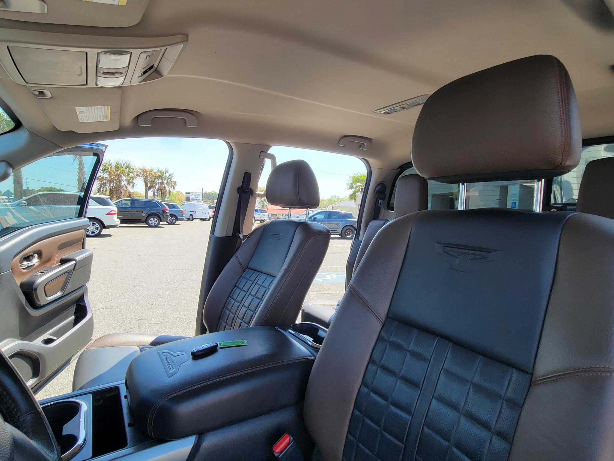 Nissan Titan 4x2 Crew Cab Platinum Reserve 2017