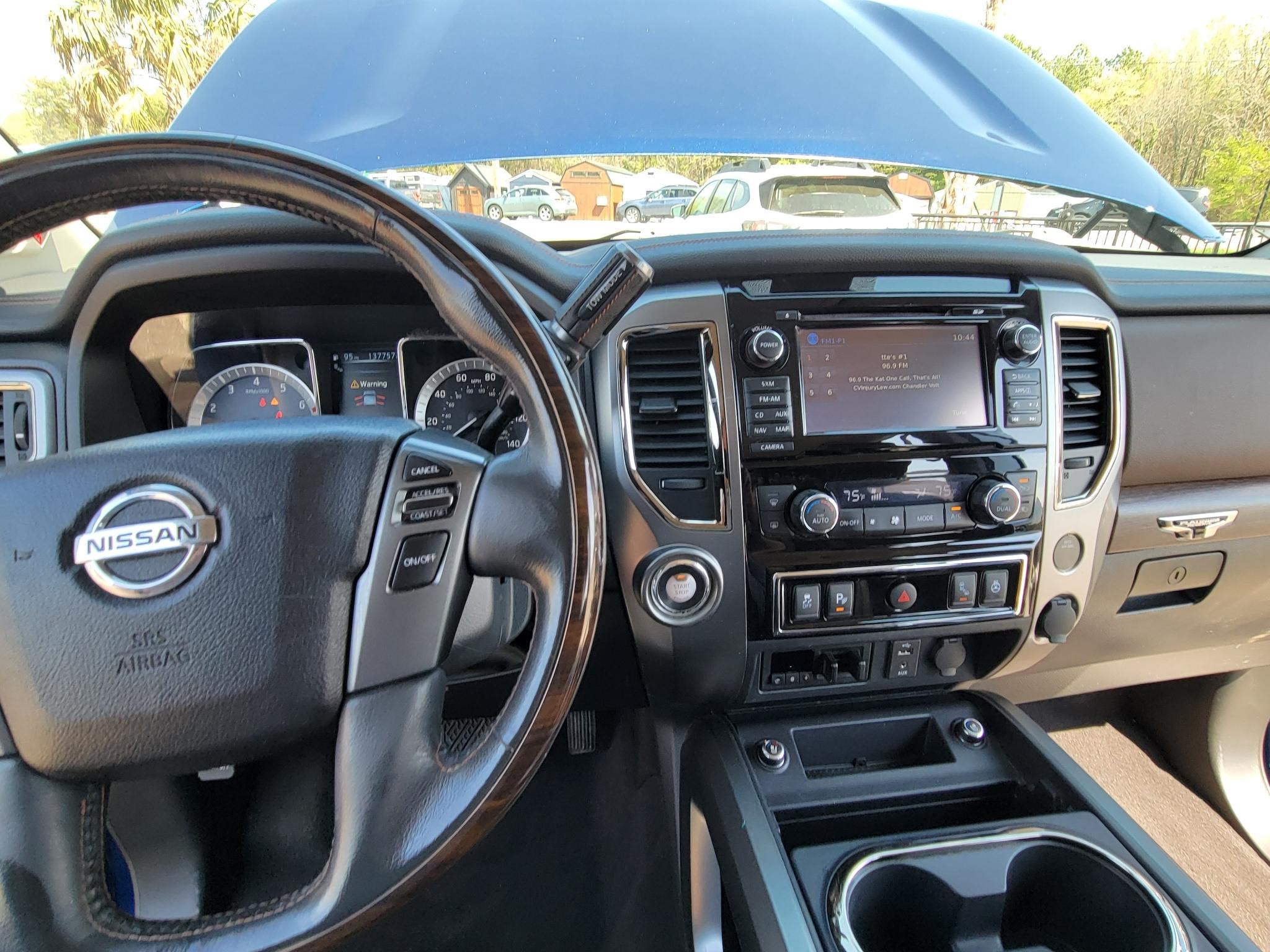 Nissan Titan 4x2 Crew Cab Platinum Reserve 2017