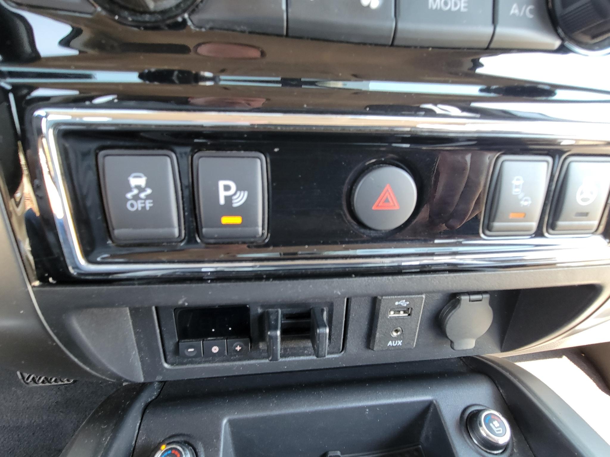 Nissan Titan 4x2 Crew Cab Platinum Reserve 2017