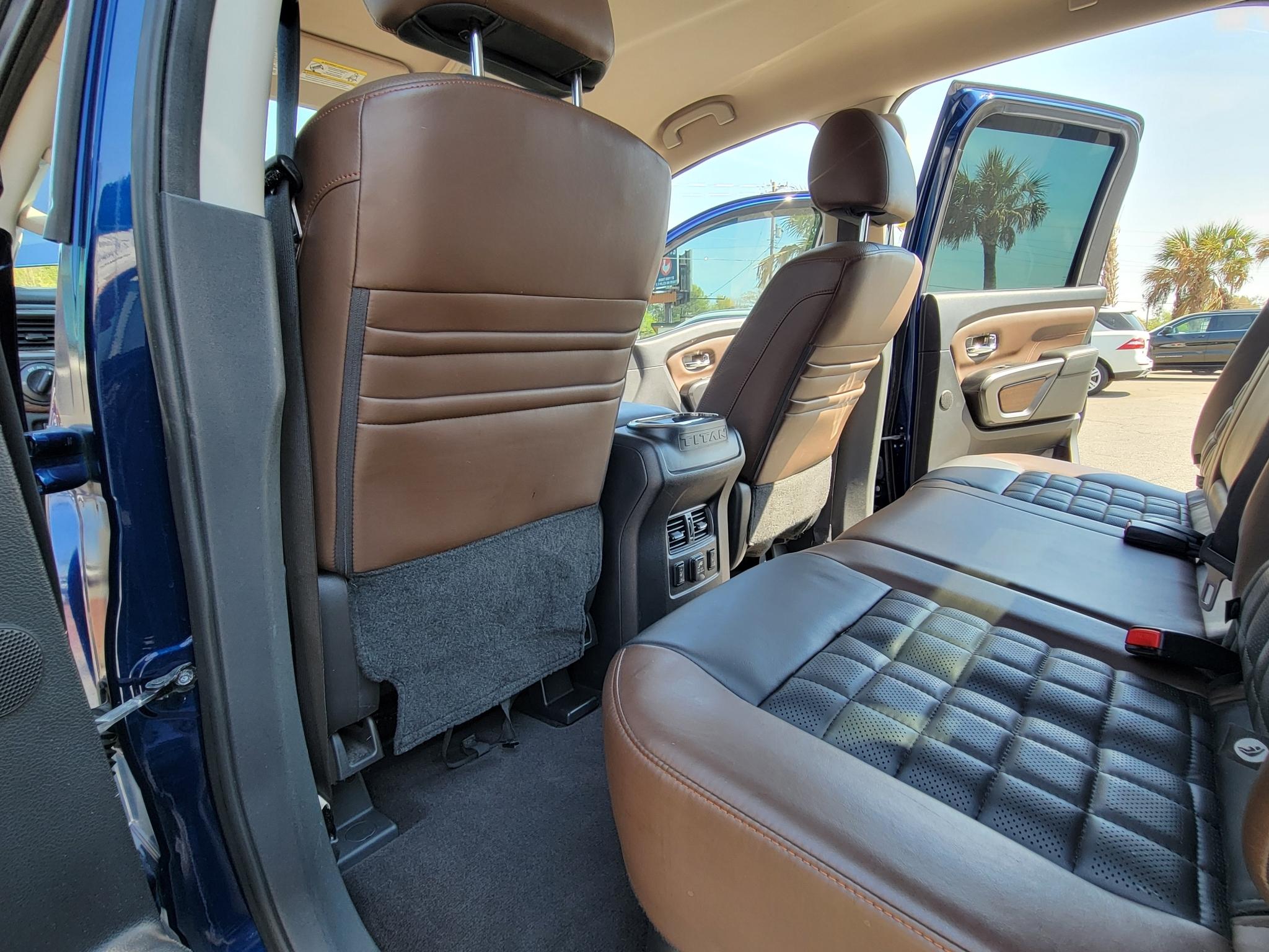 Nissan Titan 4x2 Crew Cab Platinum Reserve 2017