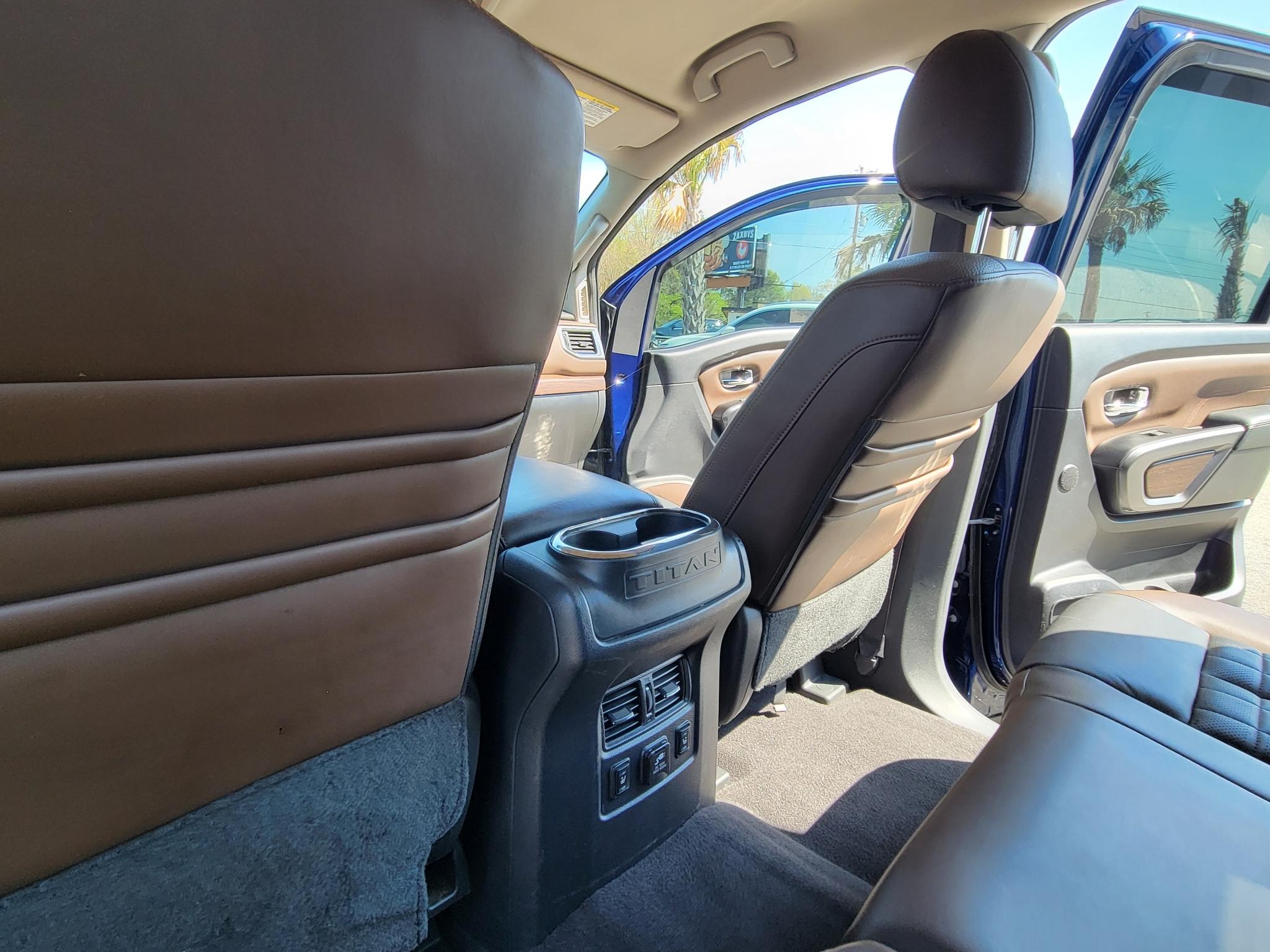 Nissan Titan 4x2 Crew Cab Platinum Reserve 2017