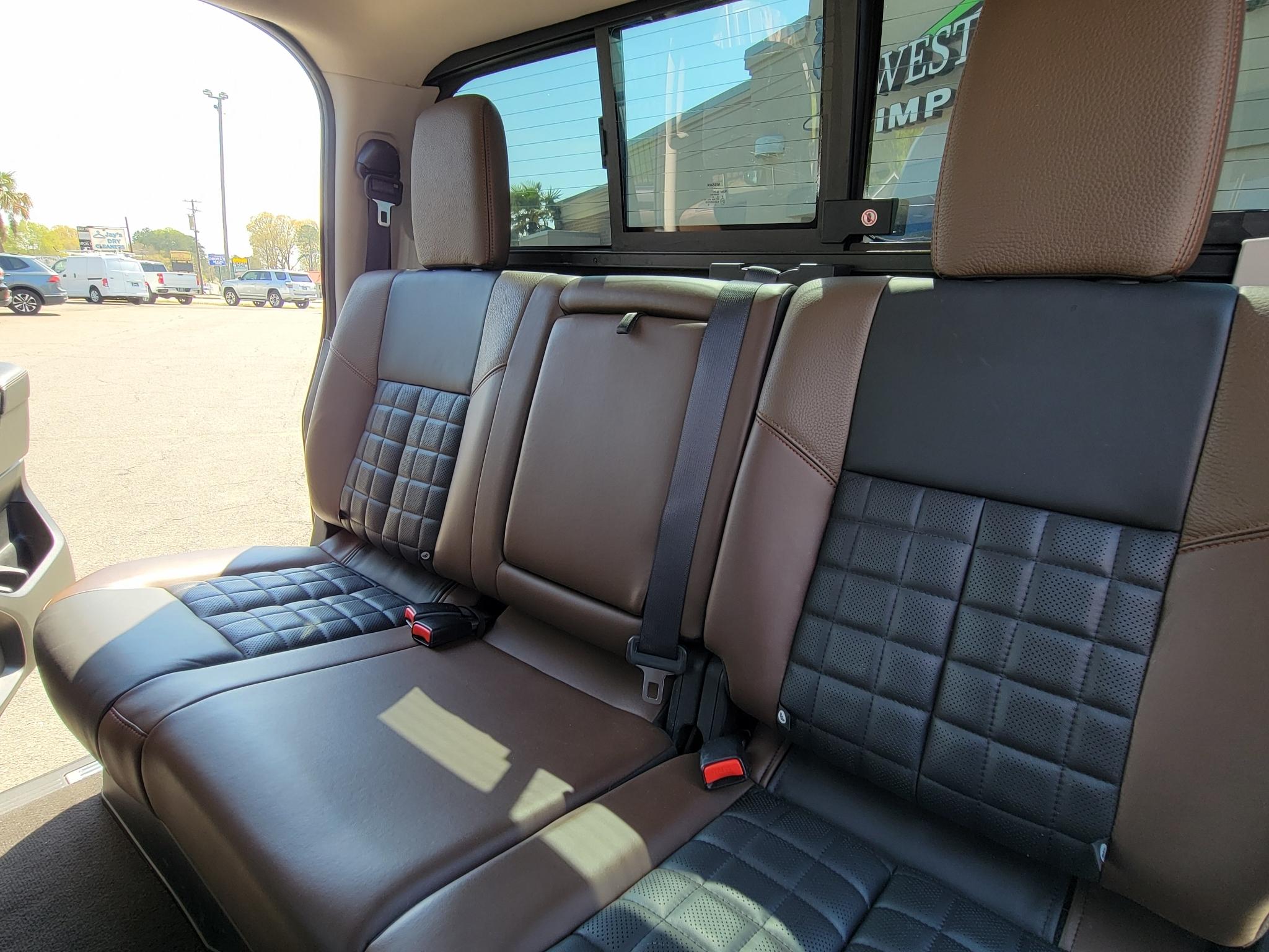 Nissan Titan 4x2 Crew Cab Platinum Reserve 2017