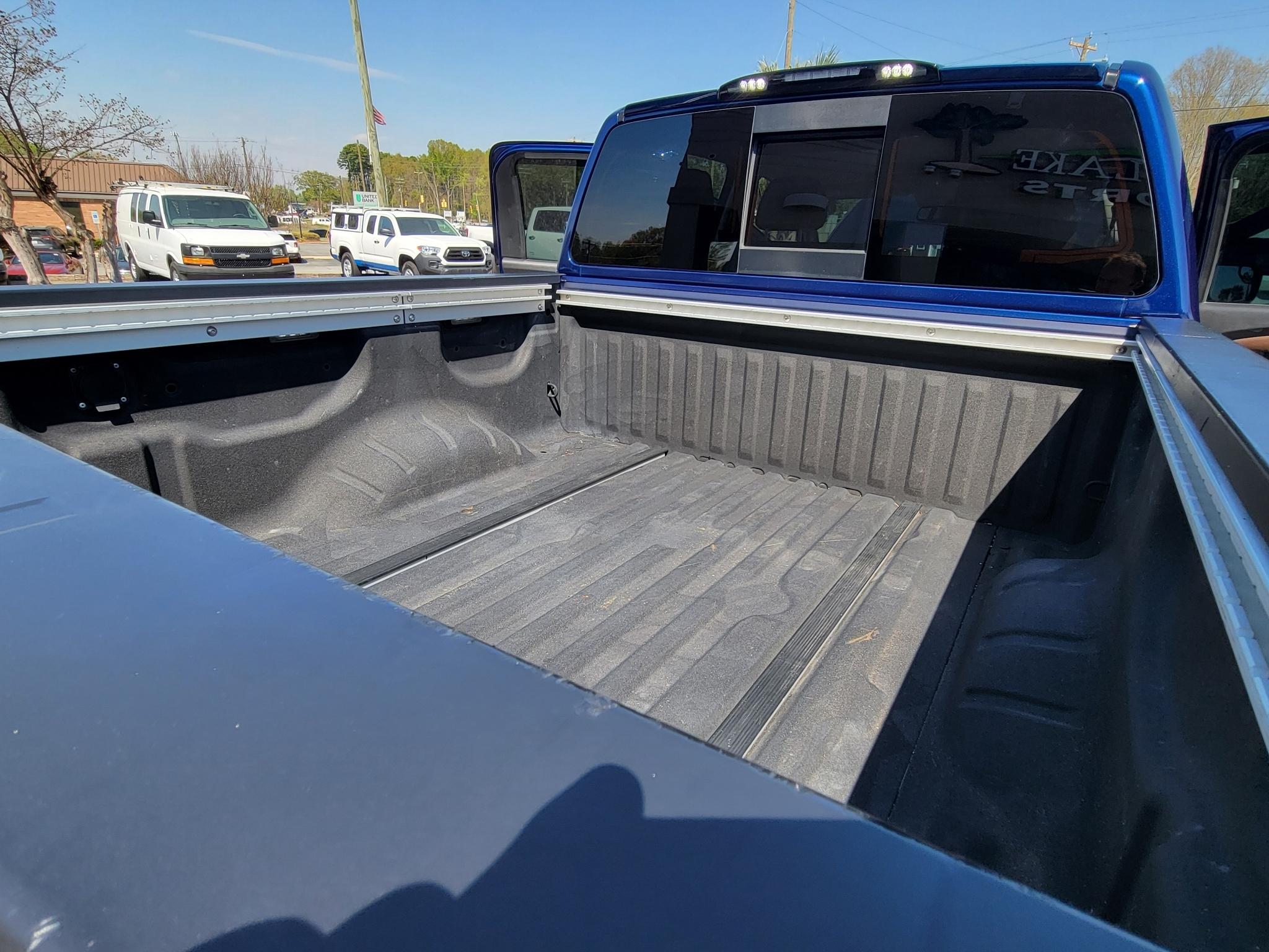 Nissan Titan 4x2 Crew Cab Platinum Reserve 2017