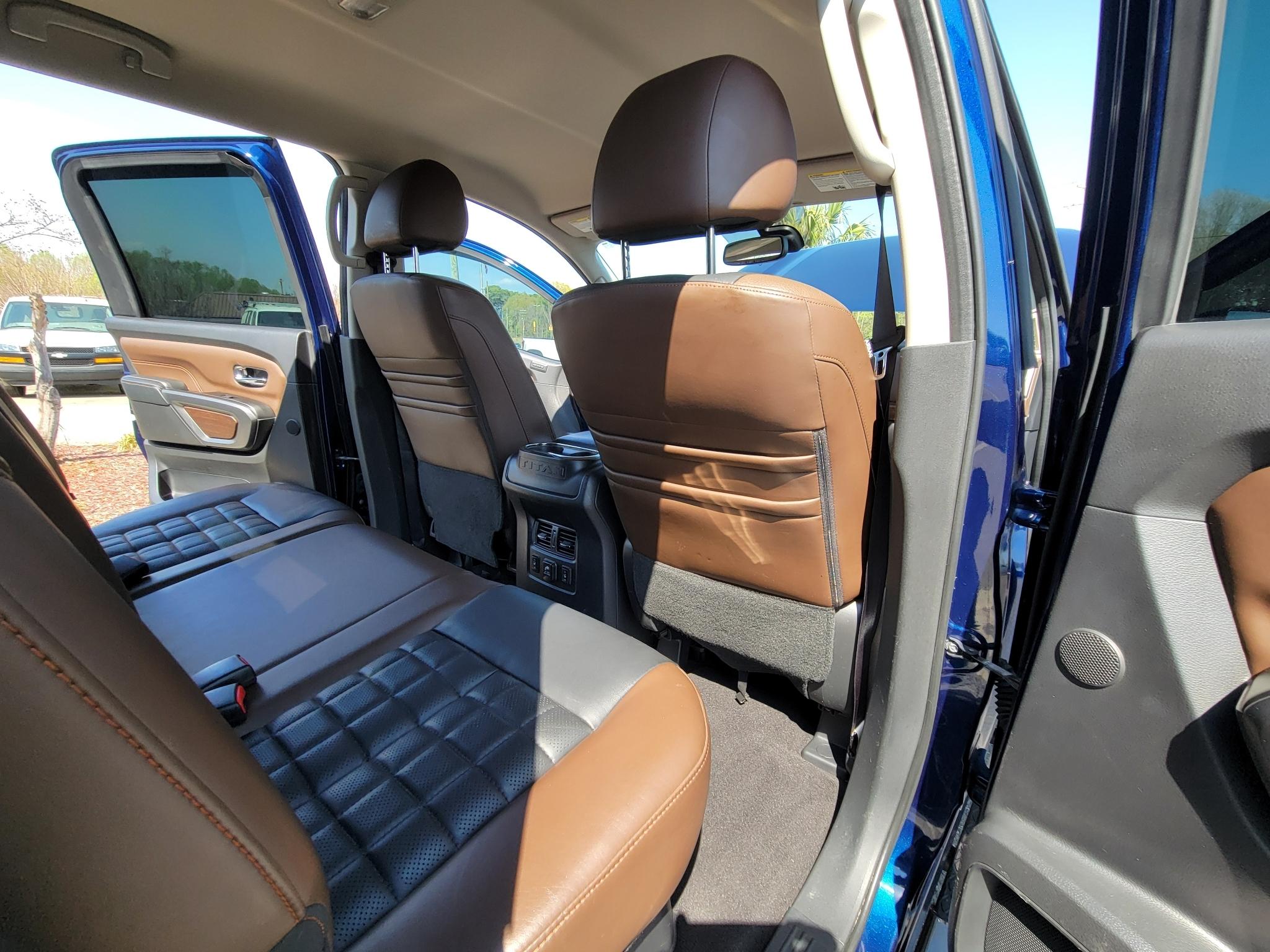 Nissan Titan 4x2 Crew Cab Platinum Reserve 2017