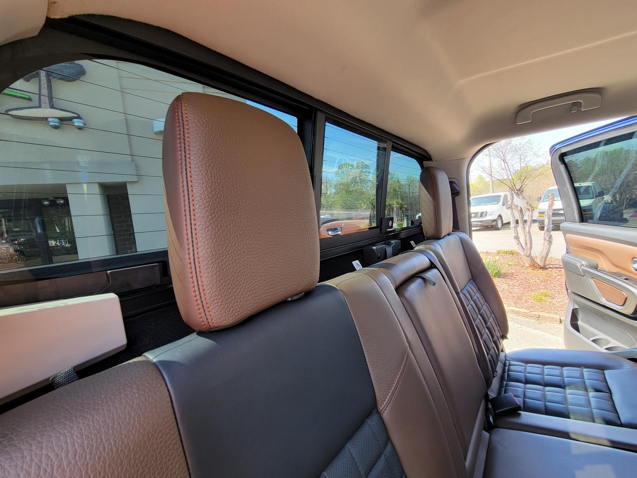 Nissan Titan 4x2 Crew Cab Platinum Reserve 2017