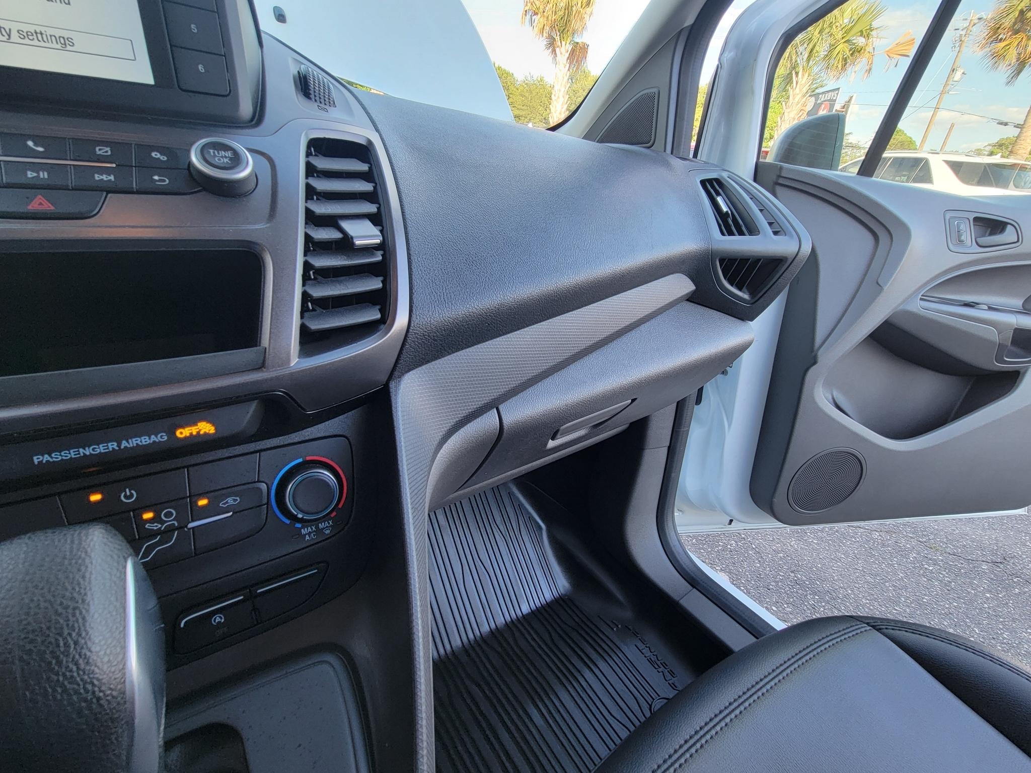 Ford Transit Connect Van XL LWB w/Rear Symmetrical Doors 2021