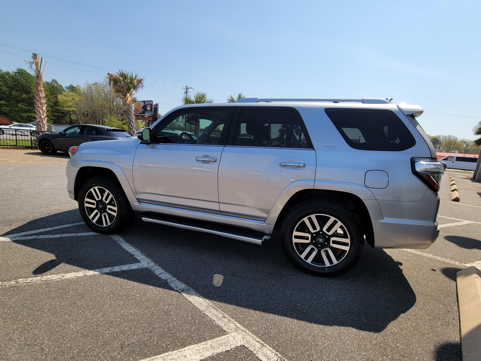 Toyota 4Runner Limited 4WD (Natl) 2022