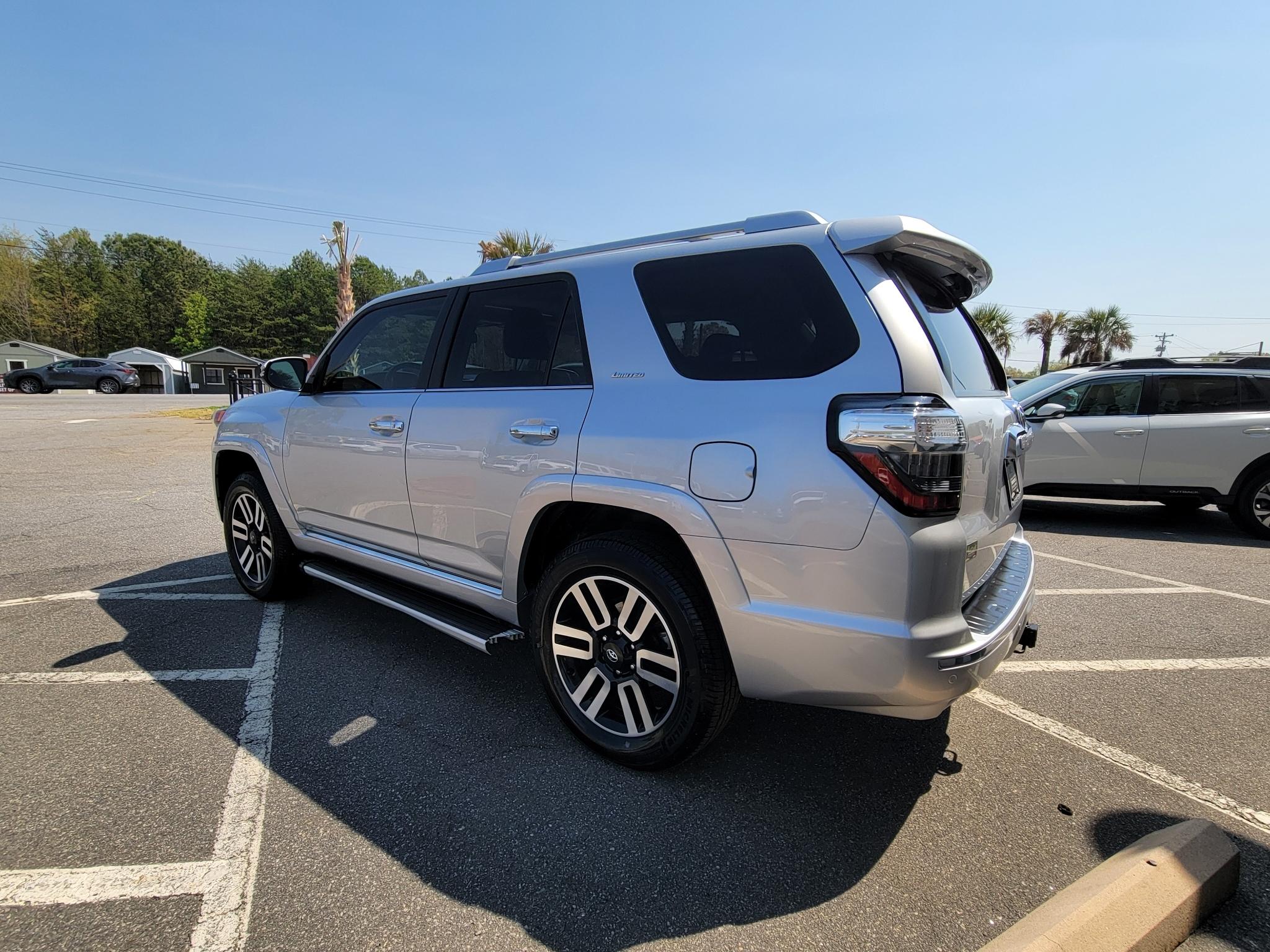 Toyota 4Runner Limited 4WD (Natl) 2022