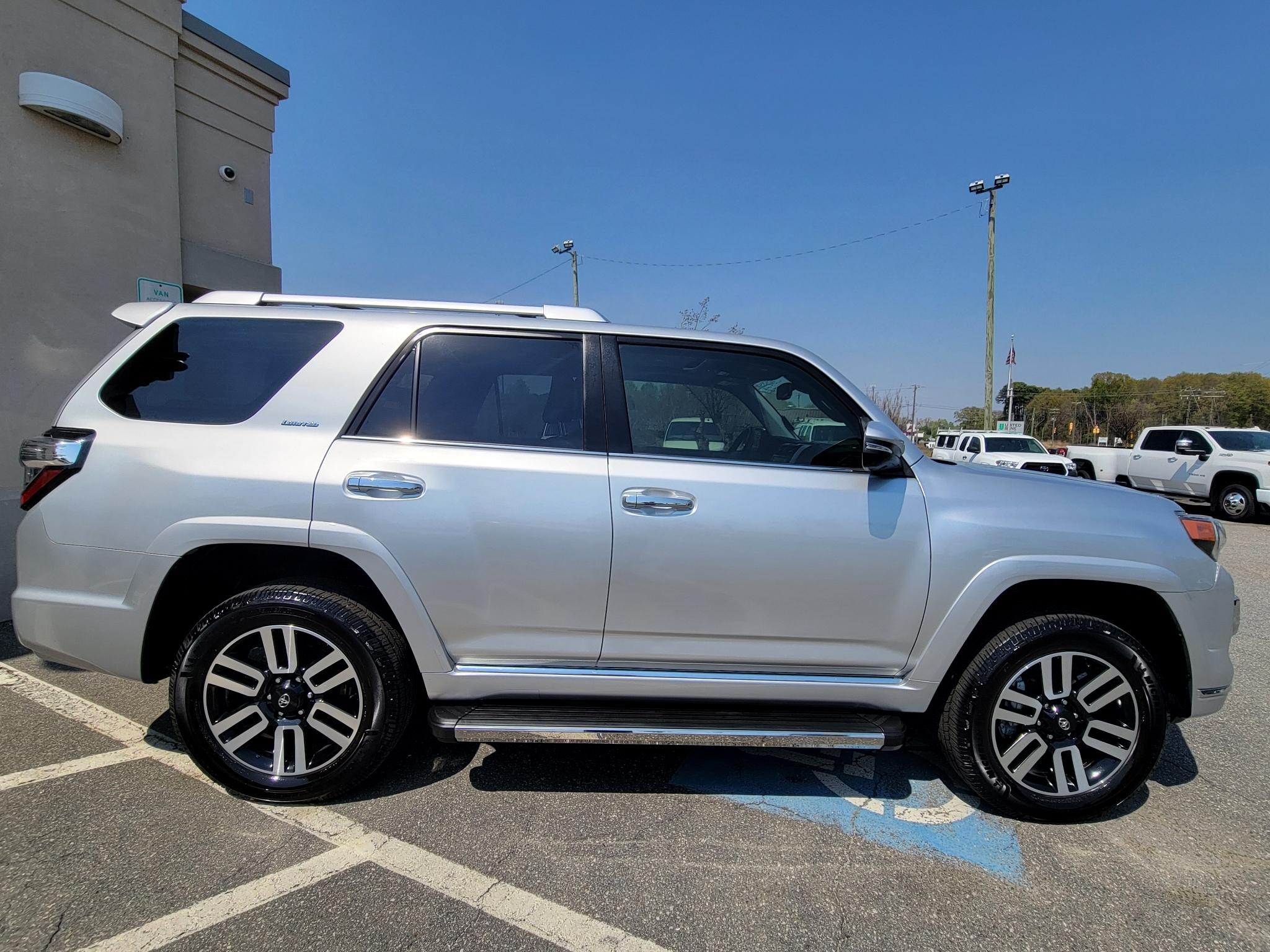Toyota 4Runner Limited 4WD (Natl) 2022