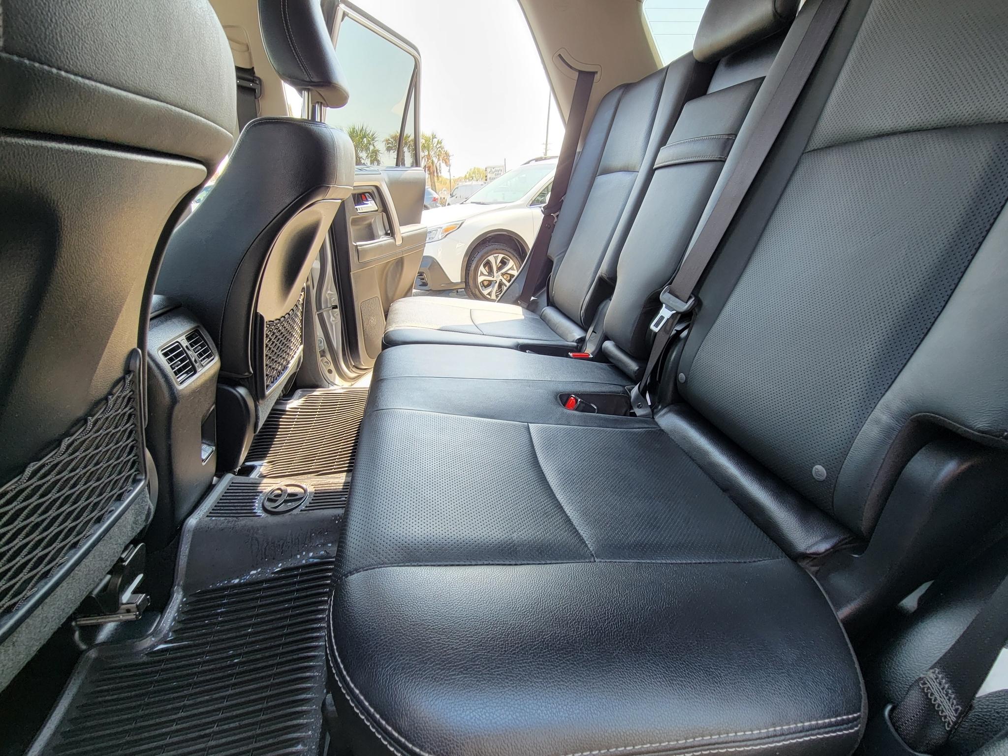 Toyota 4Runner Limited 4WD (Natl) 2022