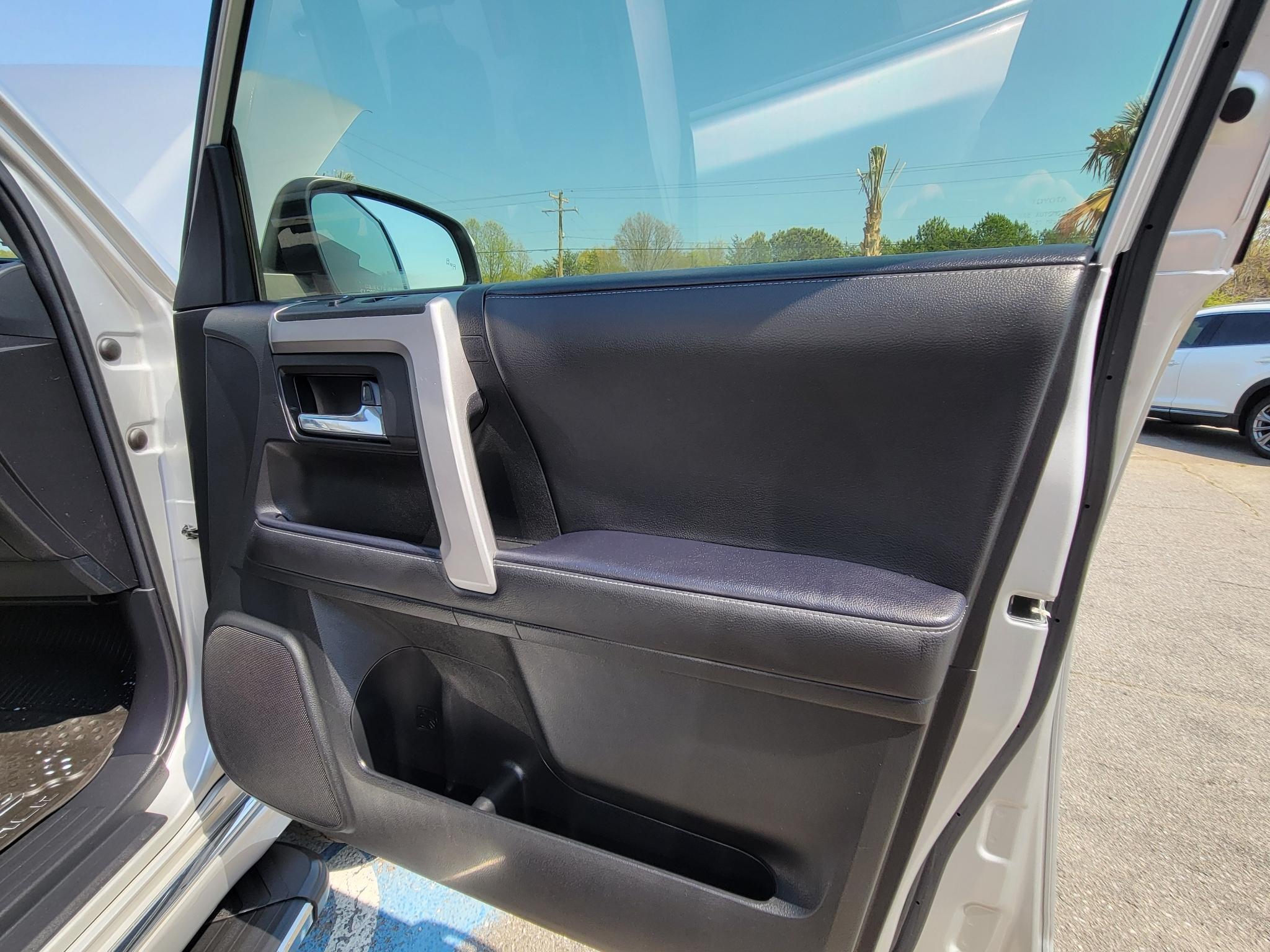 Toyota 4Runner Limited 4WD (Natl) 2022