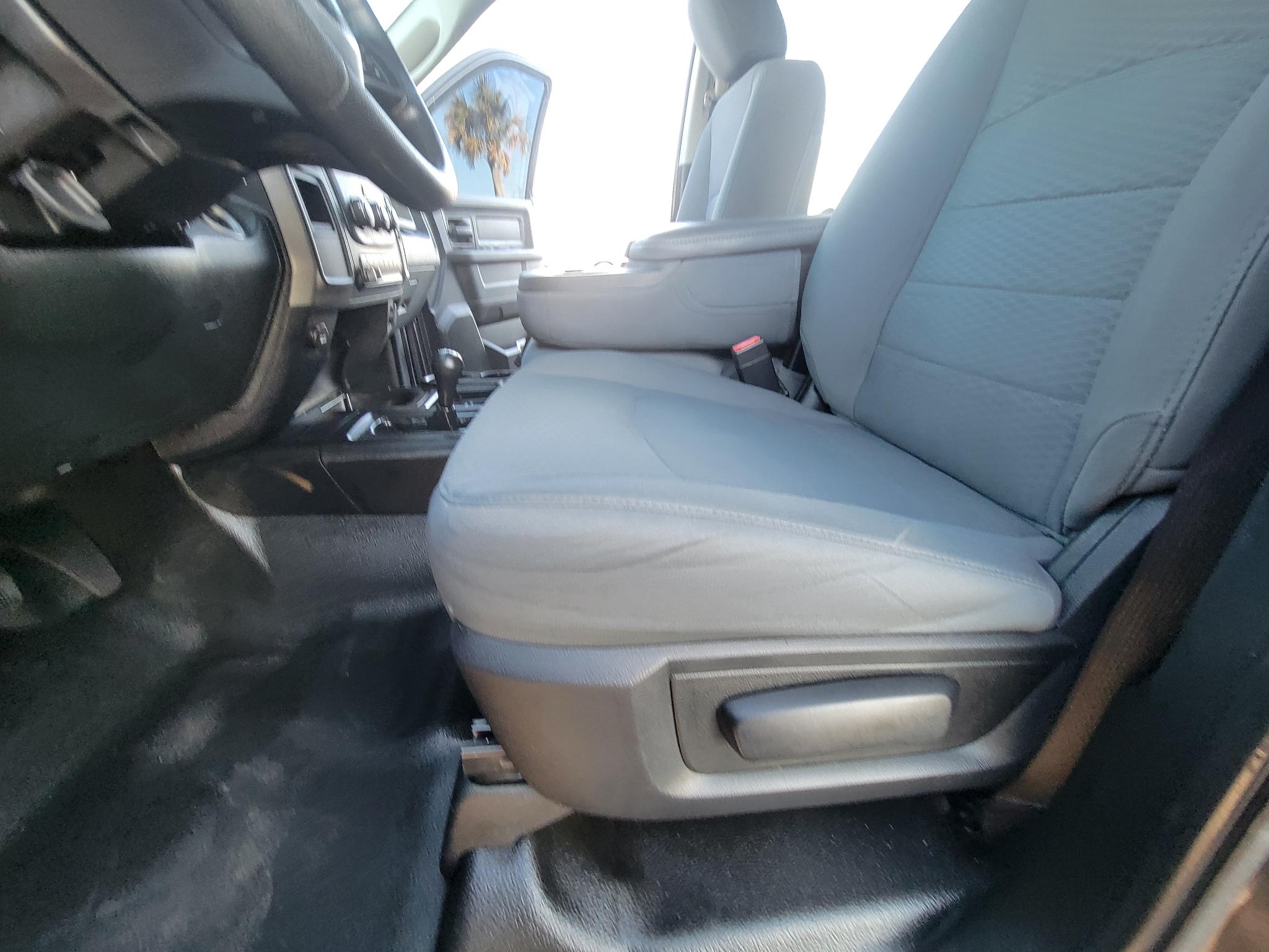 RAM 3500 4WD Crew Cab 169" Tradesman 2015