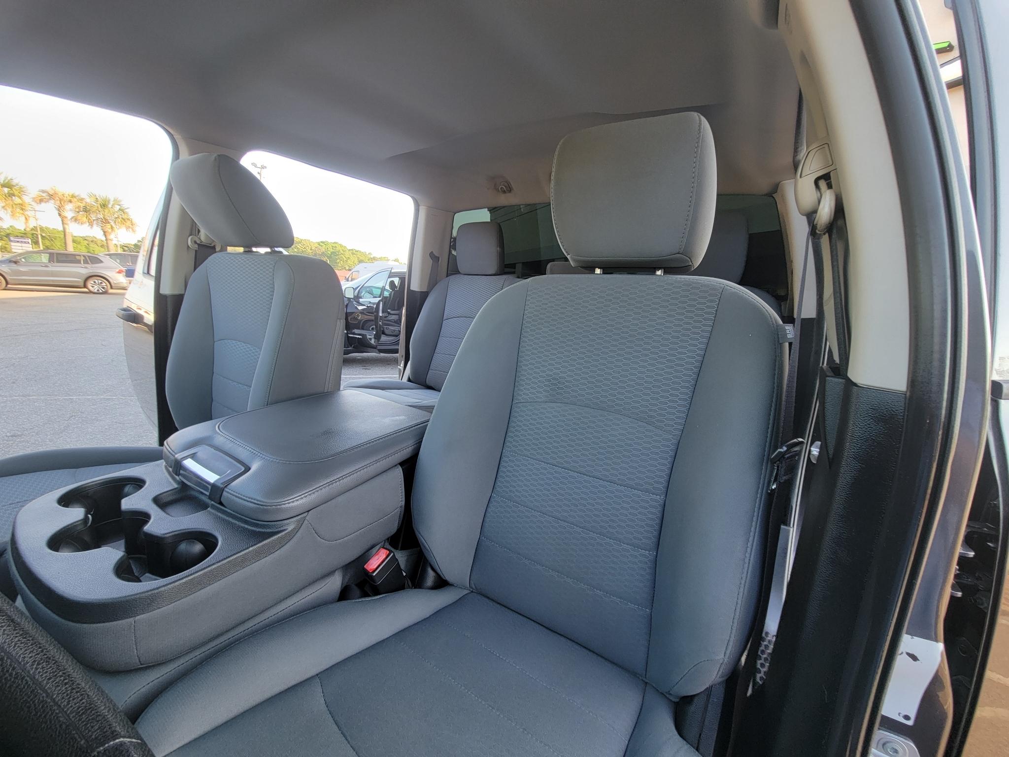 RAM 3500 4WD Crew Cab 169" Tradesman 2015