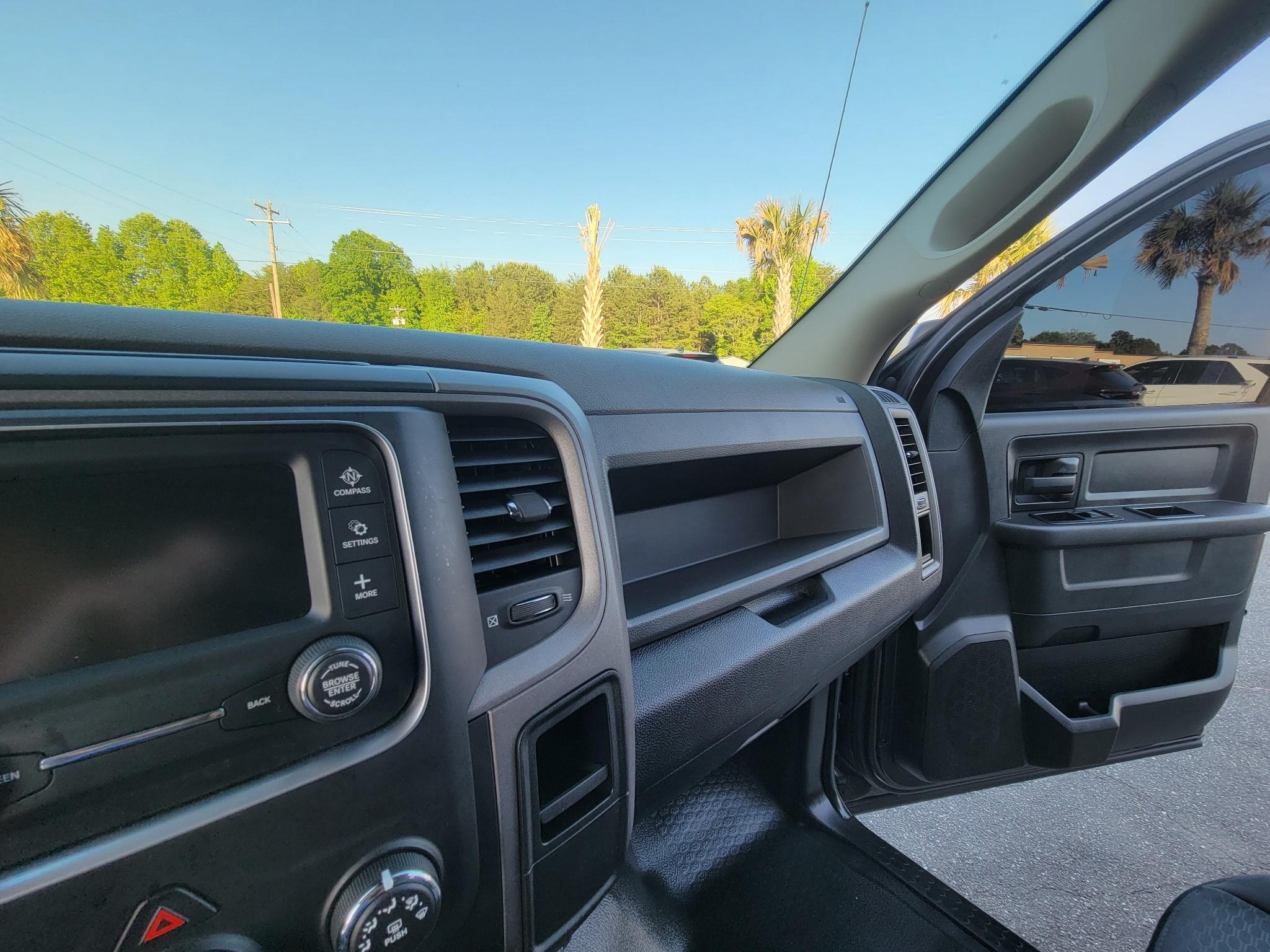 RAM 3500 4WD Crew Cab 169" Tradesman 2015