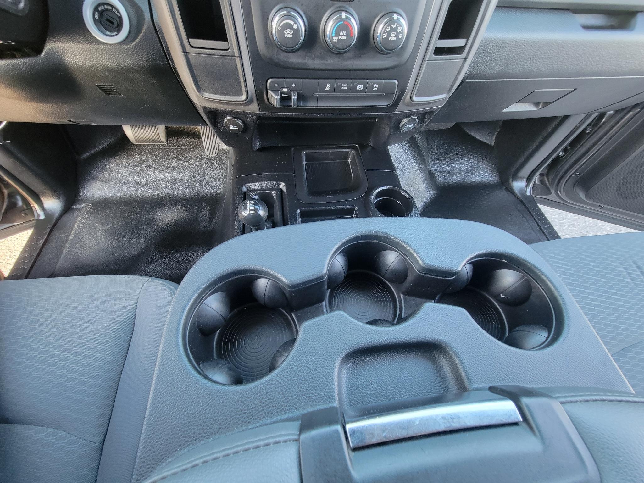 RAM 3500 4WD Crew Cab 169" Tradesman 2015