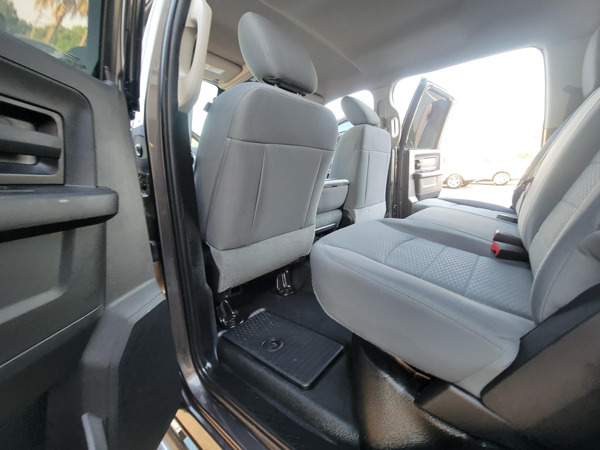 RAM 3500 4WD Crew Cab 169" Tradesman 2015