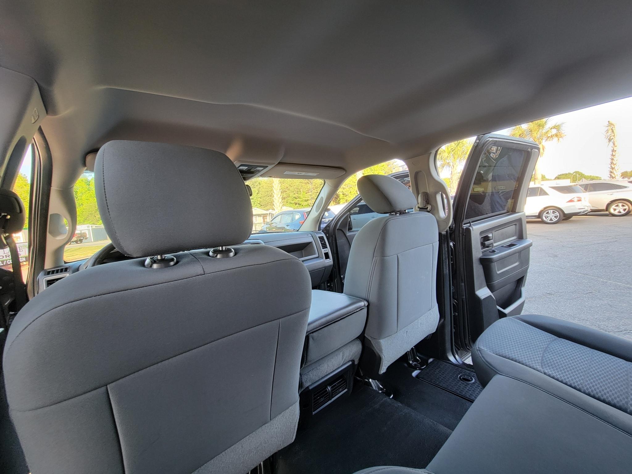 RAM 3500 4WD Crew Cab 169" Tradesman 2015