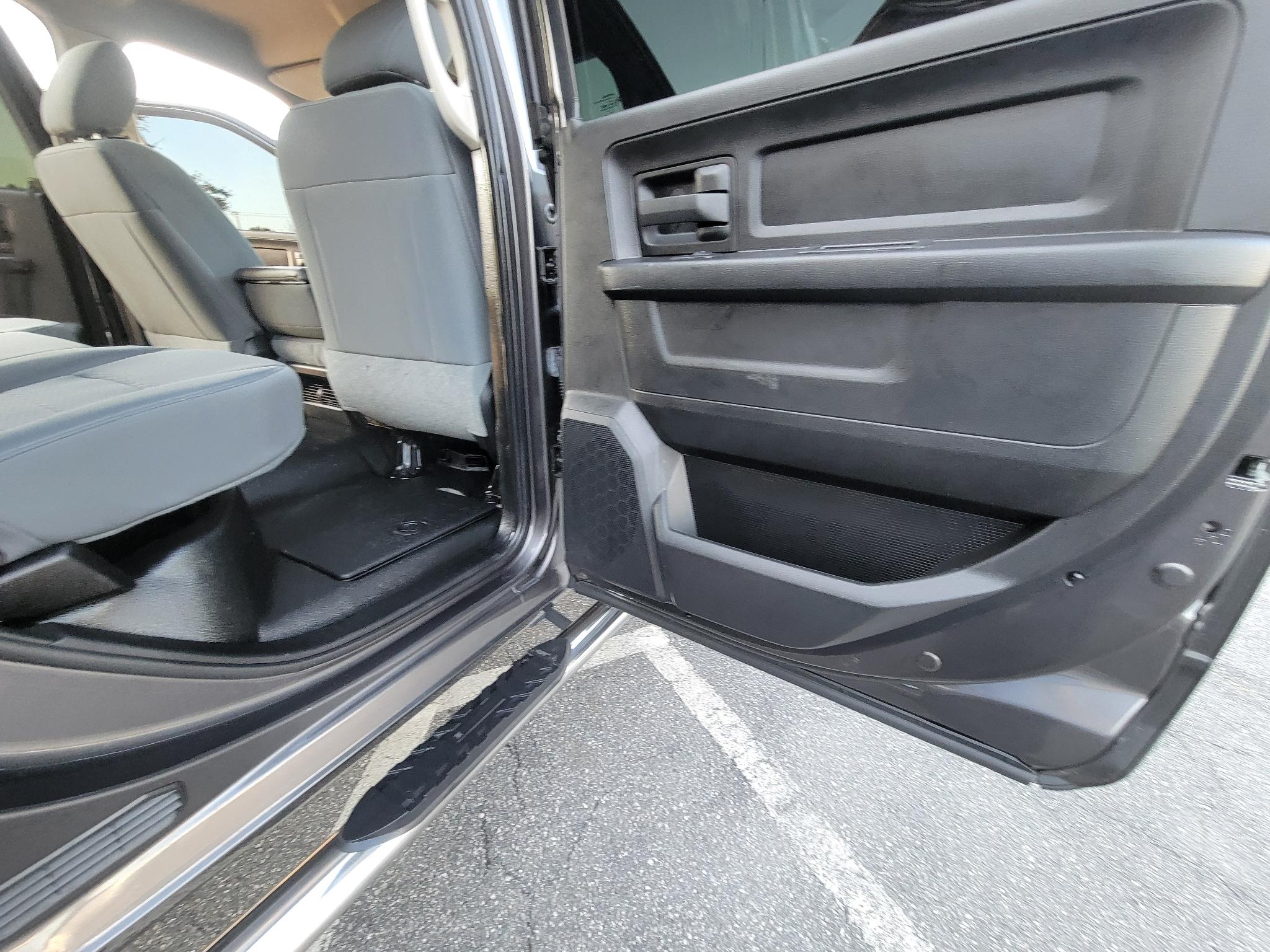 RAM 3500 4WD Crew Cab 169" Tradesman 2015